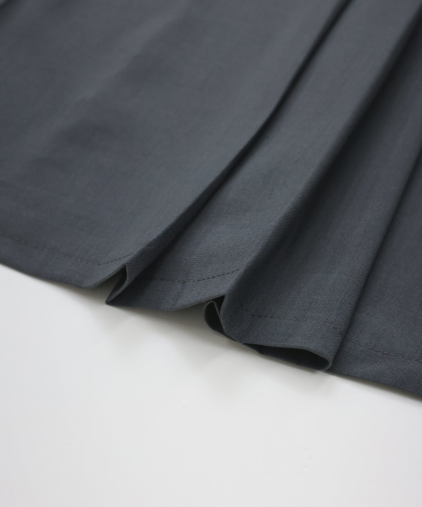 サイドベルトプリーツスカート