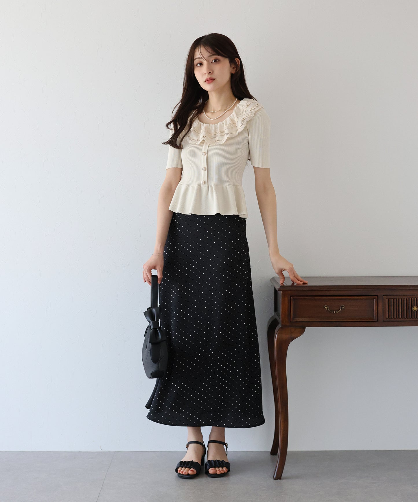 【TIME SALE】エンブロイダリーレース半袖ペプラムニット