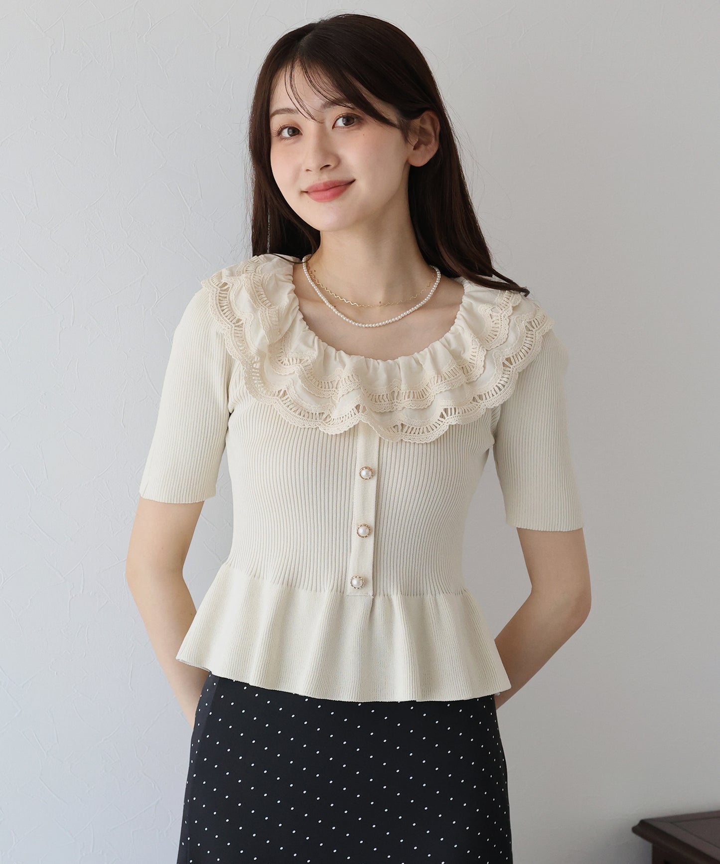 【TIME SALE】エンブロイダリーレース半袖ペプラムニット