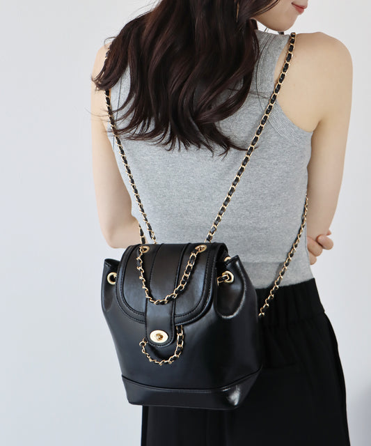 チェーンショルダーリュック