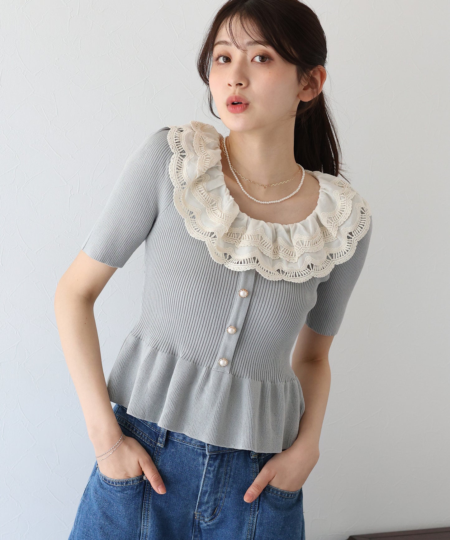 【TIME SALE】エンブロイダリーレース半袖ペプラムニット