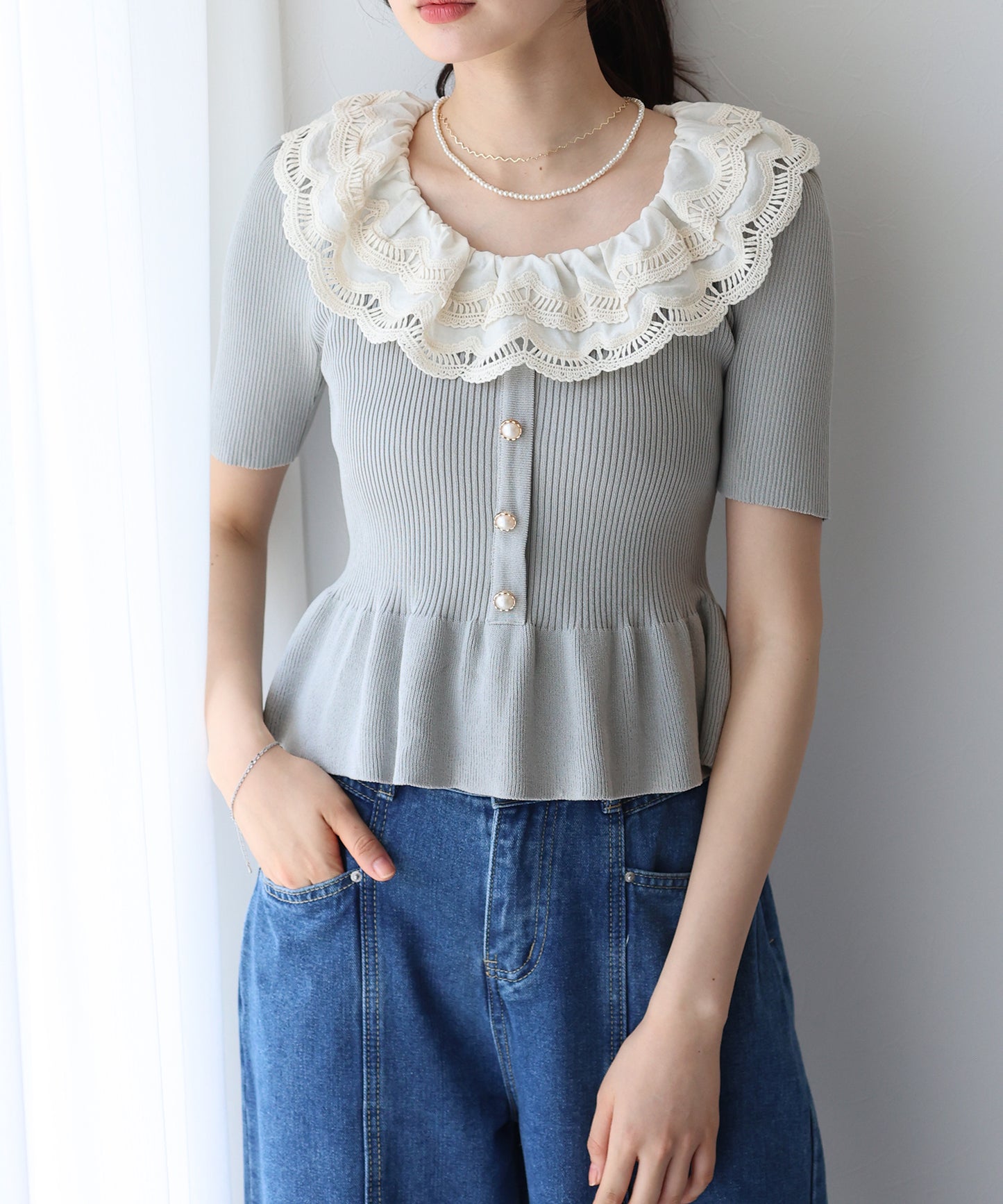 【TIME SALE】エンブロイダリーレース半袖ペプラムニット