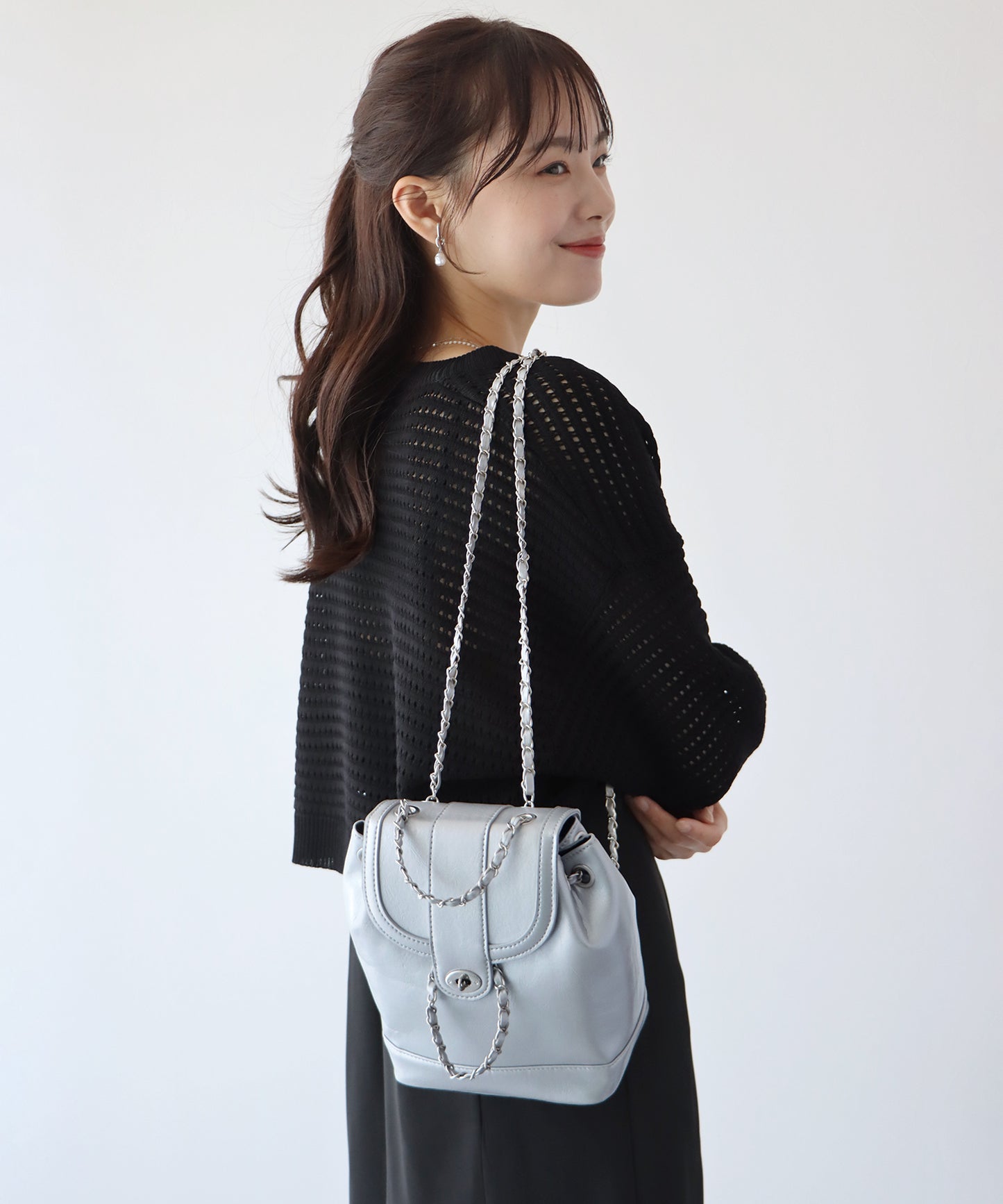 체인 숄더 배낭