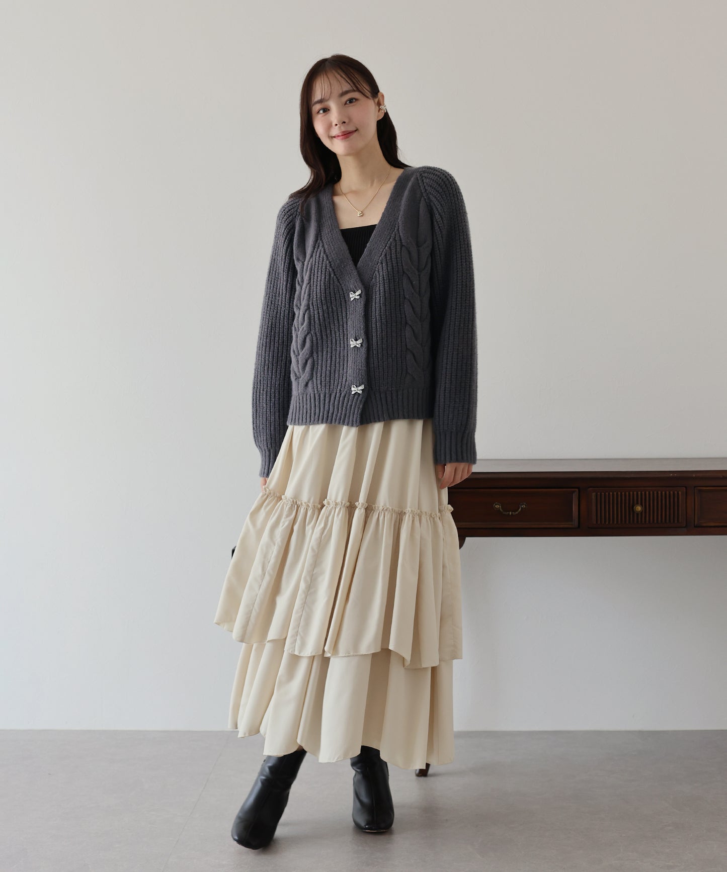 ビジューリボンボタンカーディガン