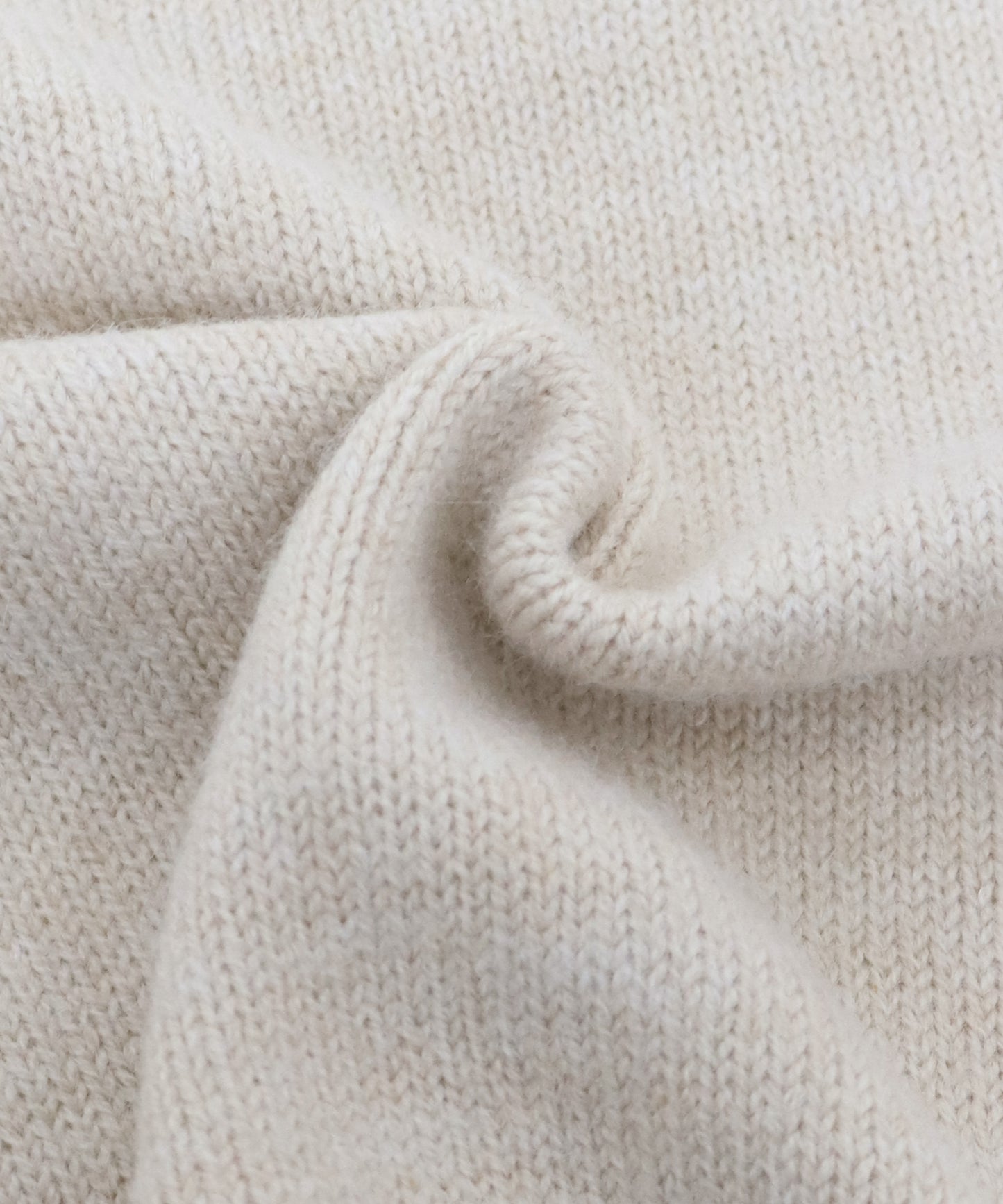 【SALE】Vネックアーガイルニット