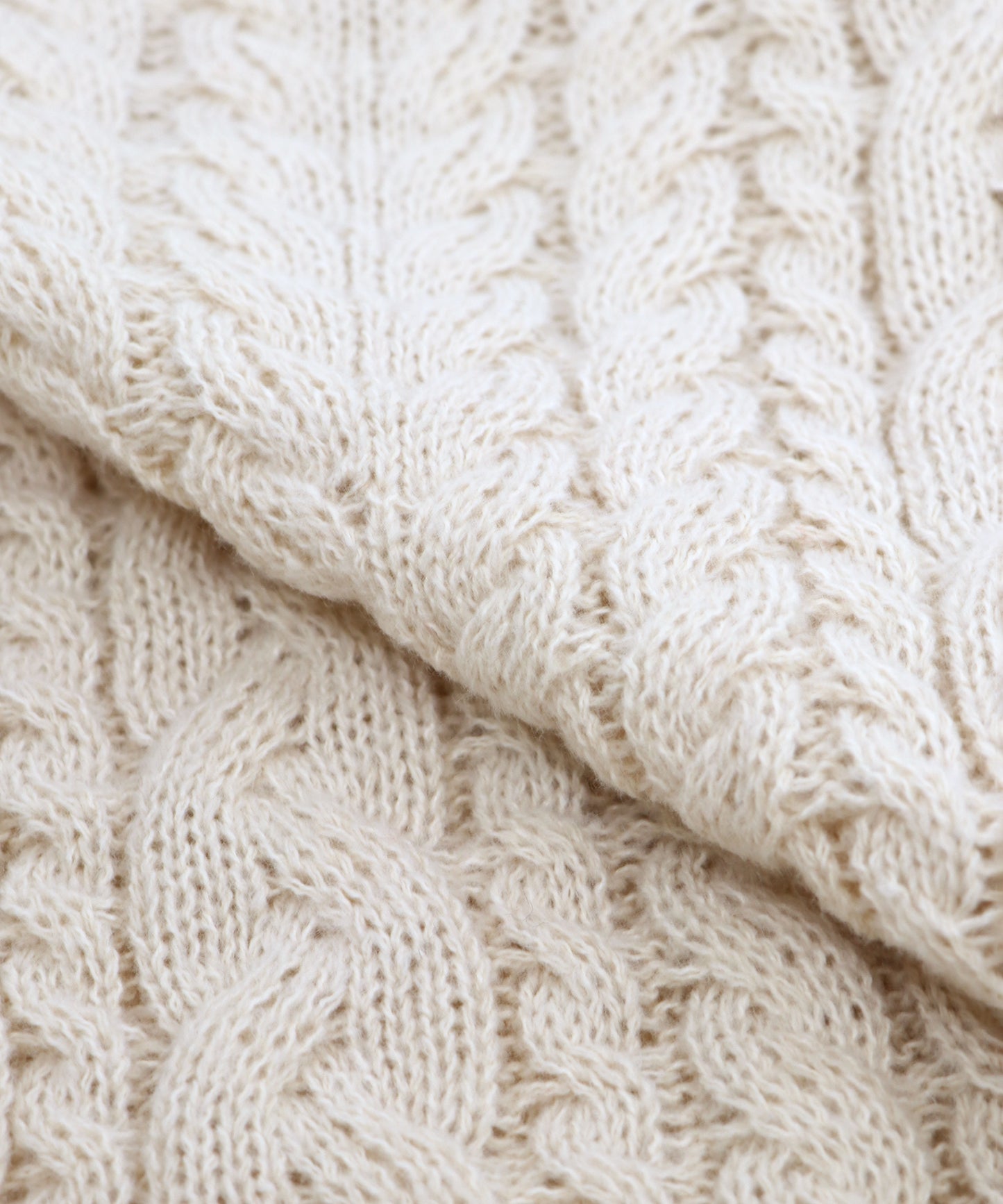 【SALE】ボリュームケーブルニット