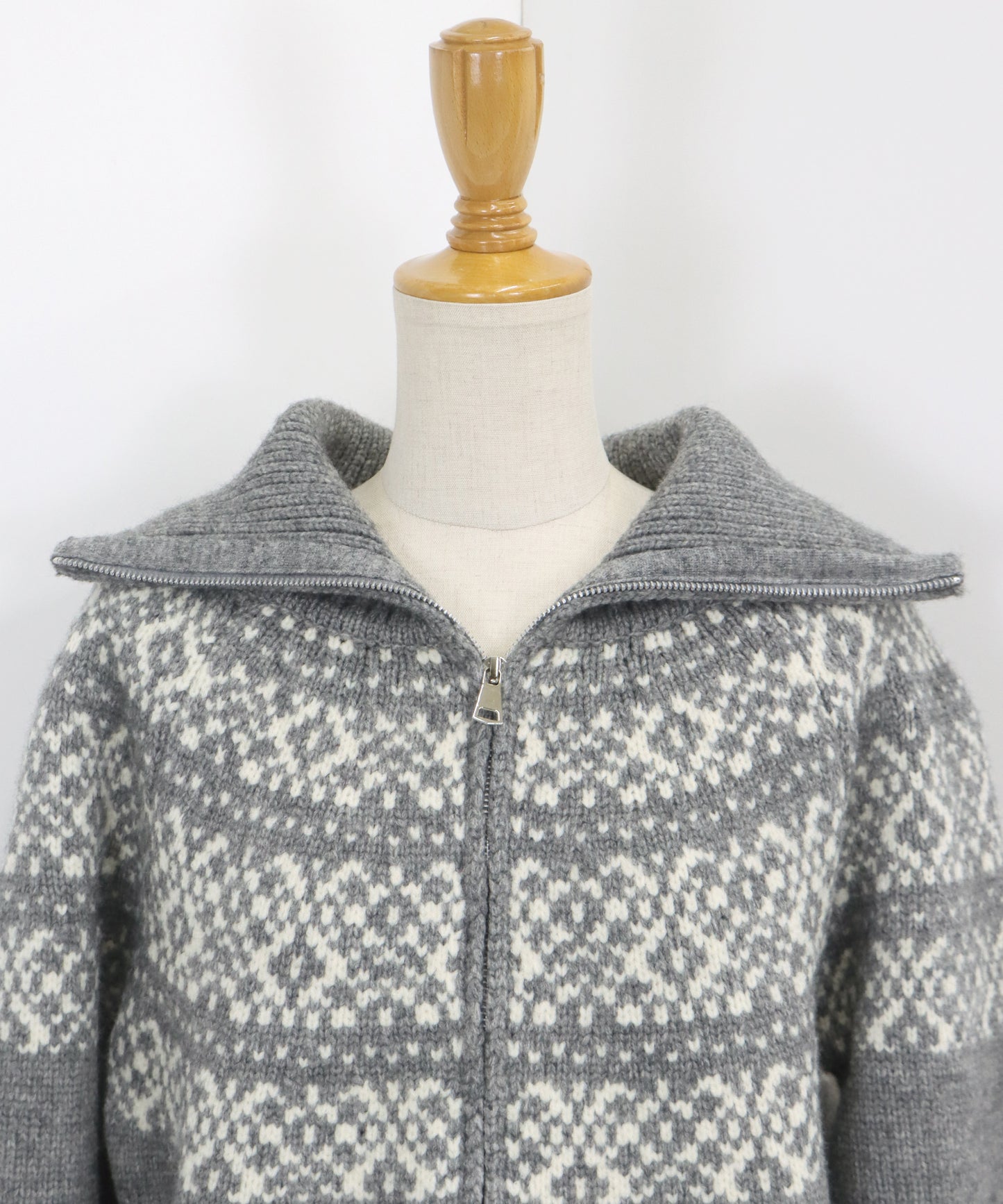 【TIME SALE】フロントジップノルディック柄ニット
