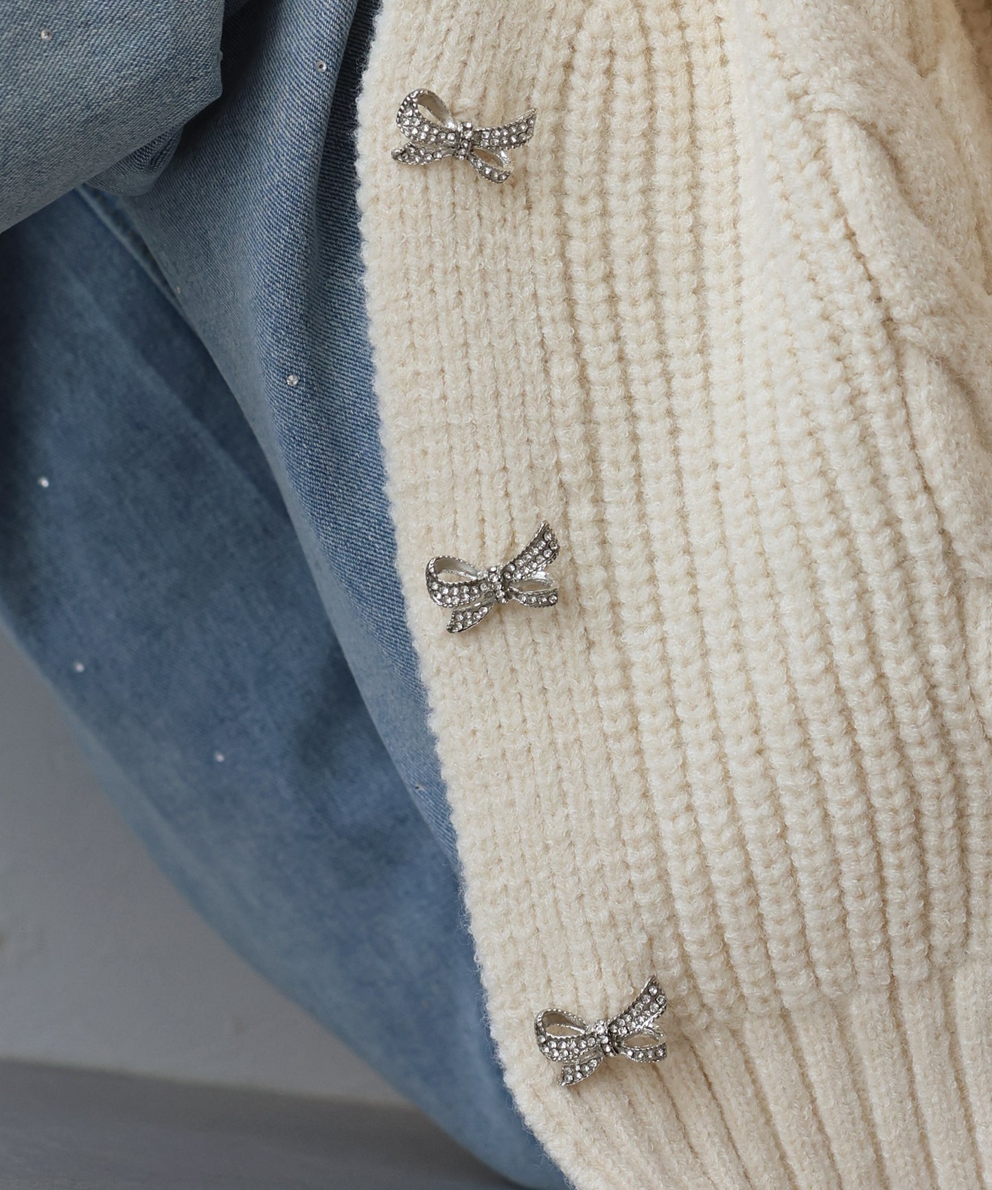 ビジューリボンボタンカーディガン