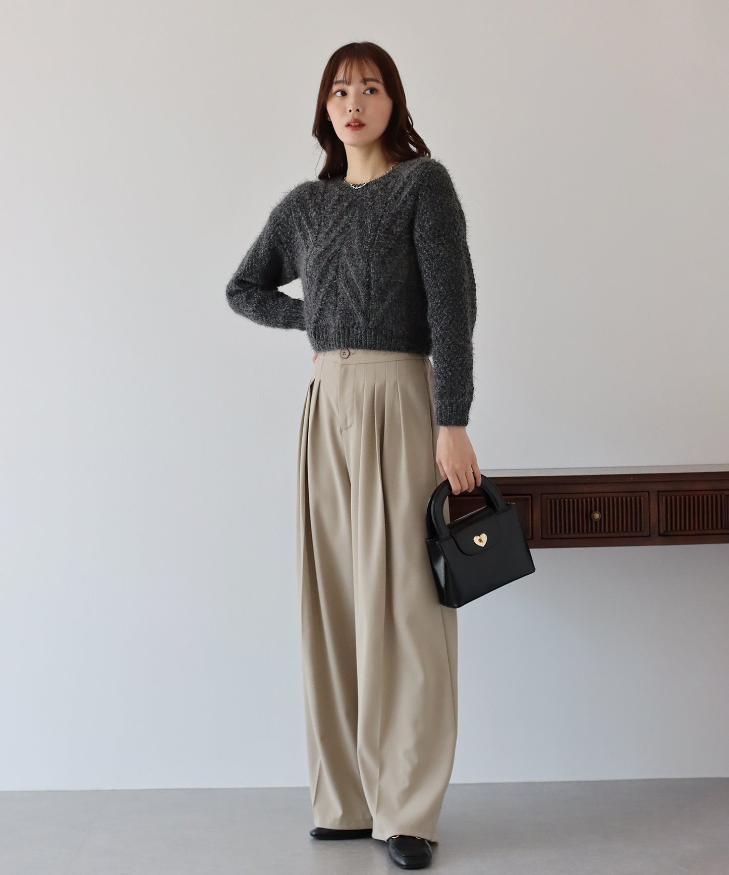 【SALE】ケーブル編みモールシャギーニット