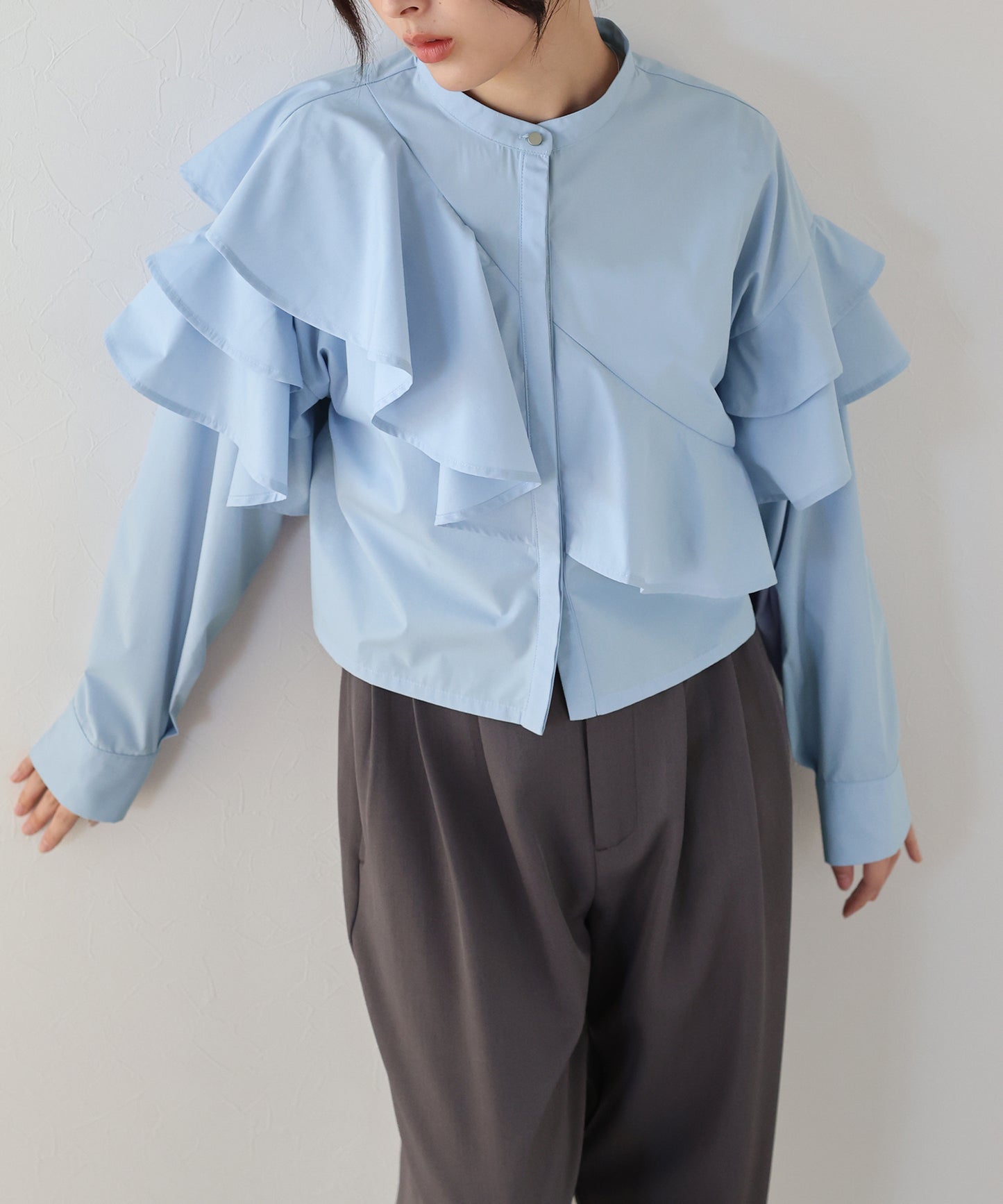 ショートアシメラッフルシャツ