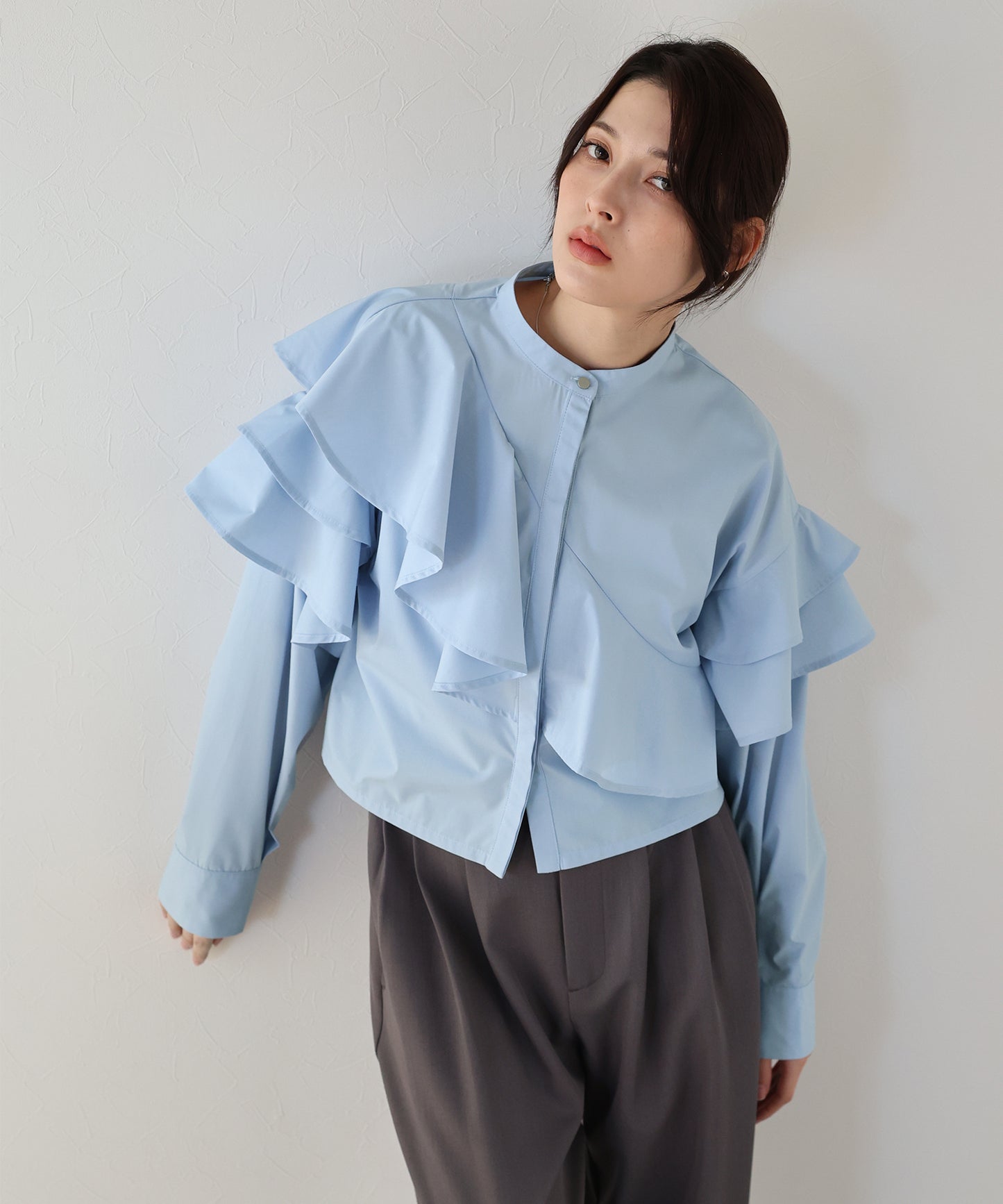 ショートアシメラッフルシャツ