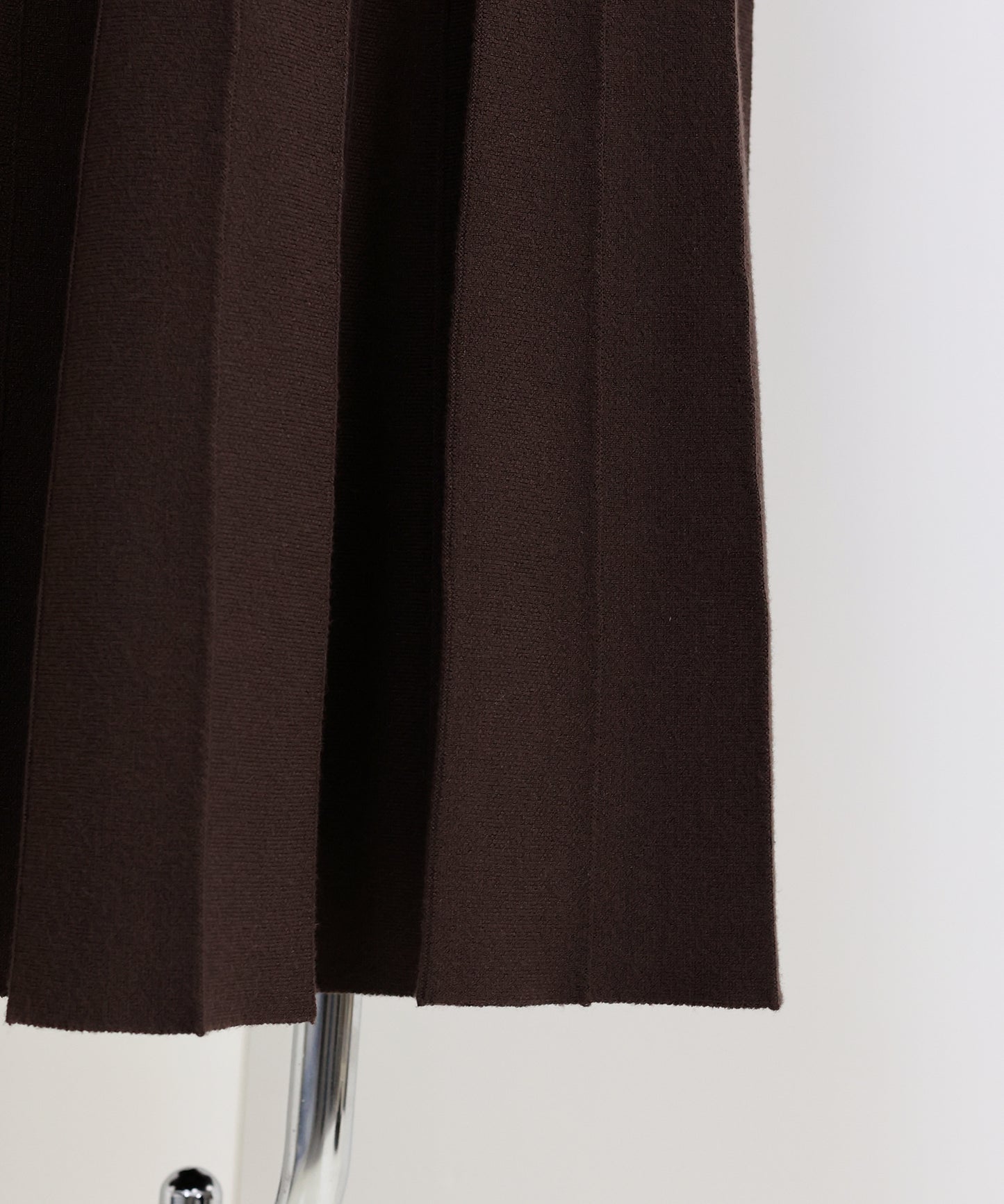 配色ニットプルオーバー&プリーツスカート