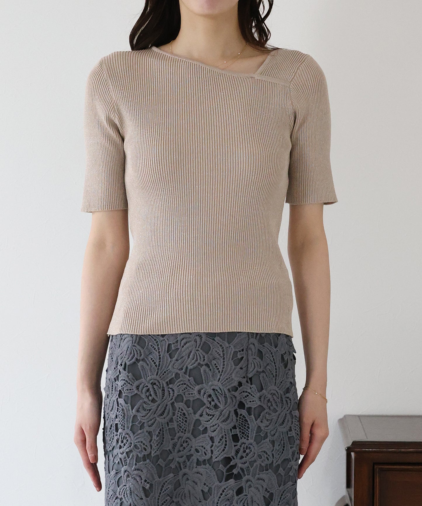 【SALE】アシメネックリブニット