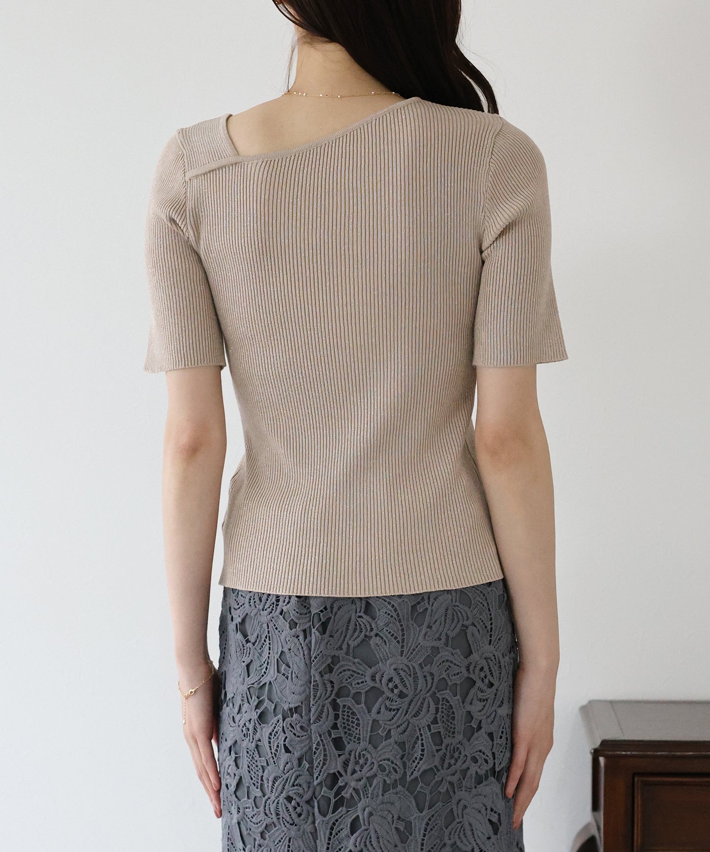 【SALE】アシメネックリブニット