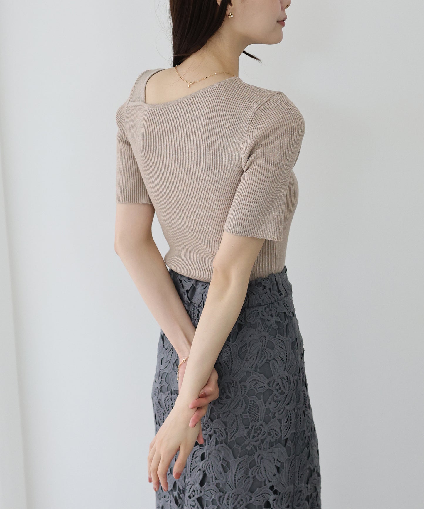 【SALE】アシメネックリブニット