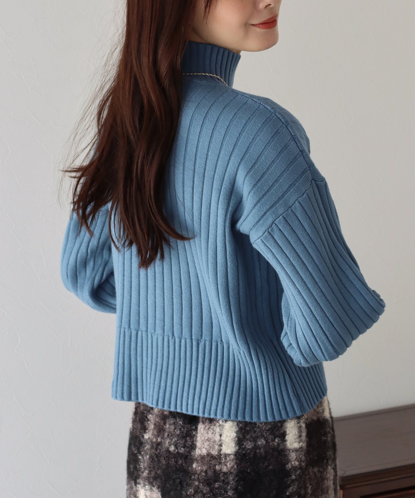 【SALE】ハイネックリブニット