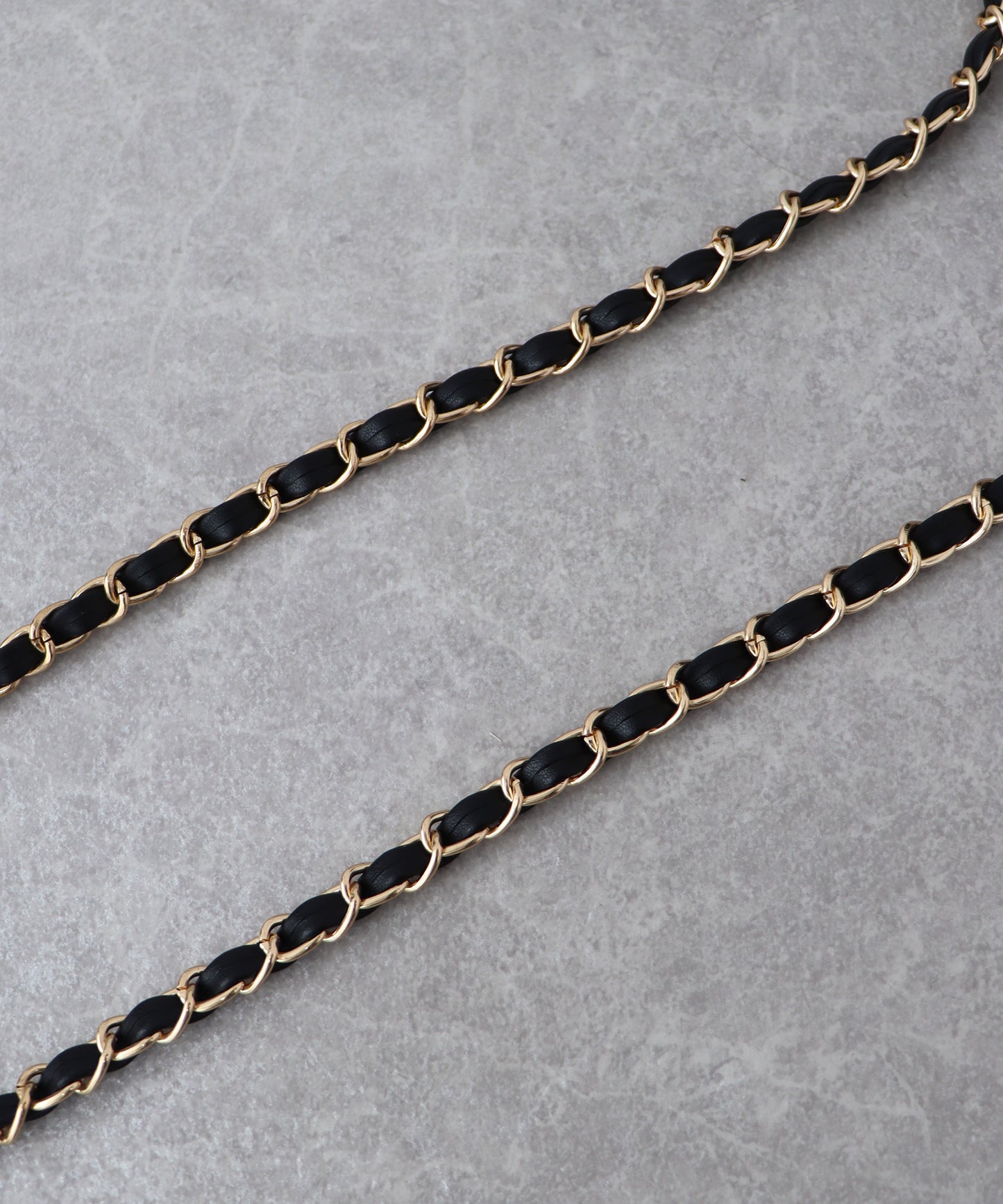 チェーンショルダーリュック