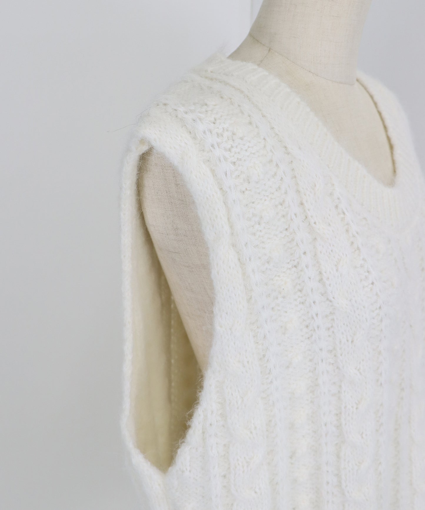 【TIME SALE】ケーブルニットベスト