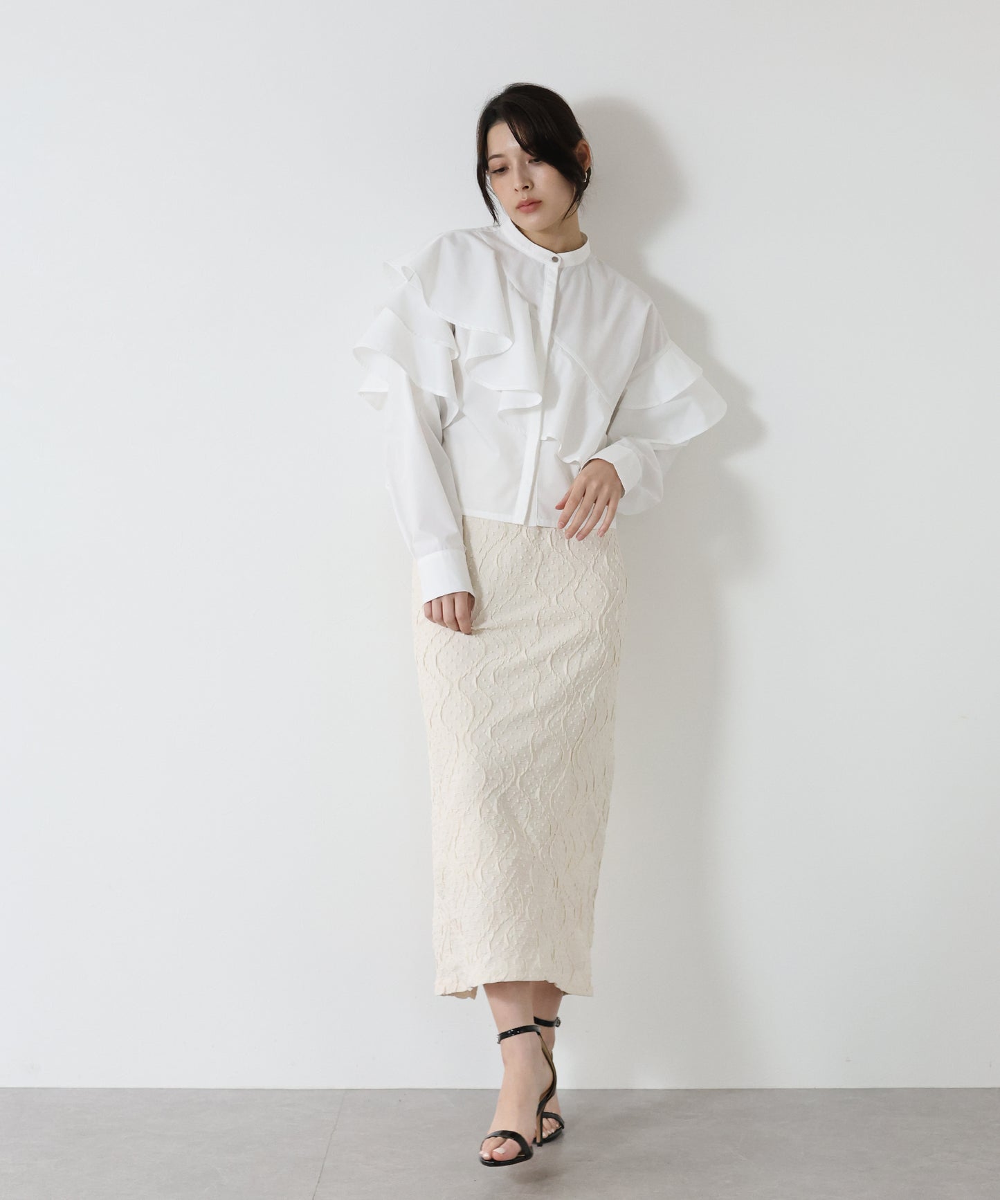 ショートアシメラッフルシャツ