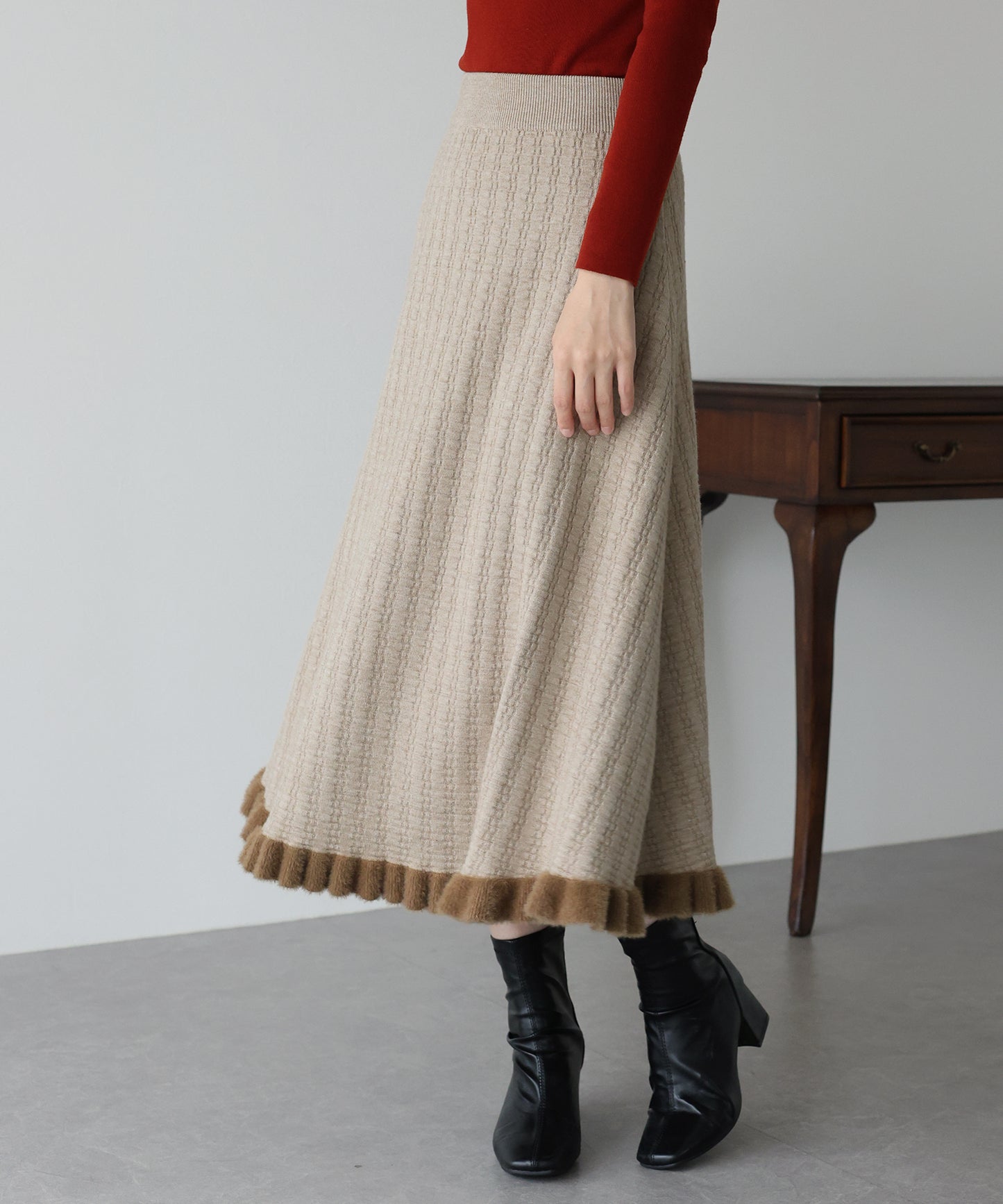 【SALE】裾フリルニットスカート