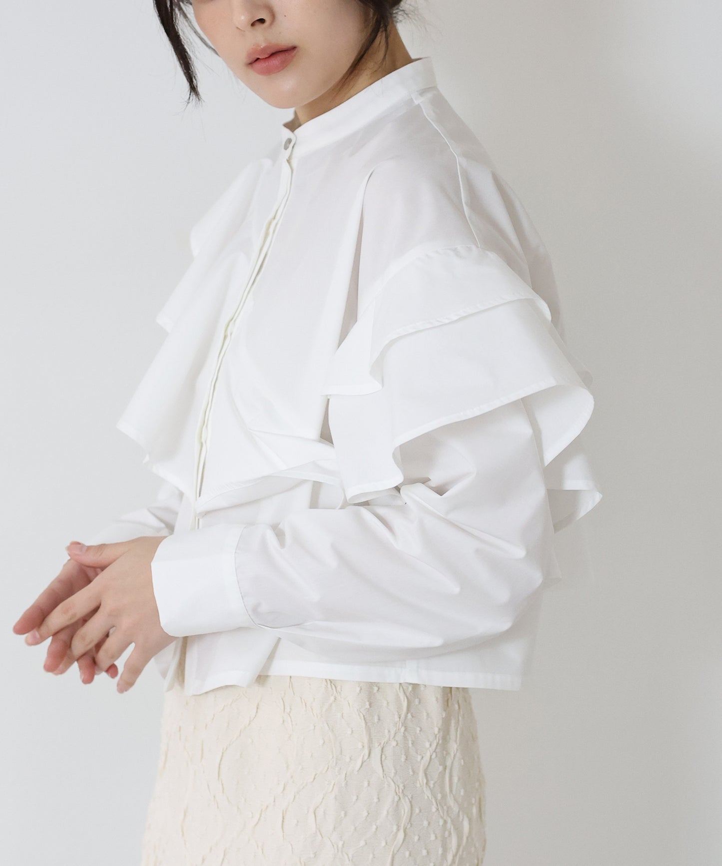 ショートアシメラッフルシャツ