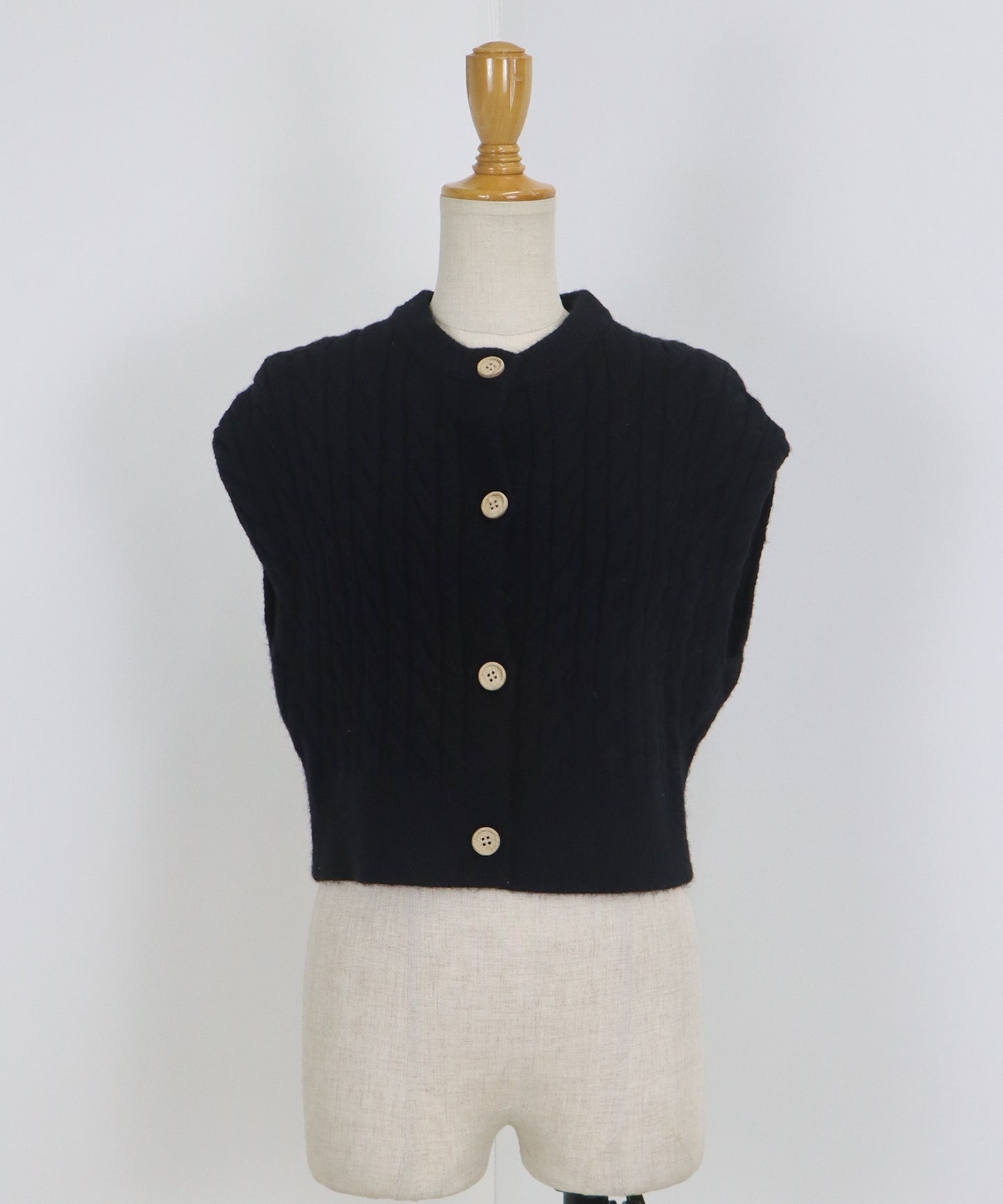 【SALE】ウッドボタンケーブルベスト
