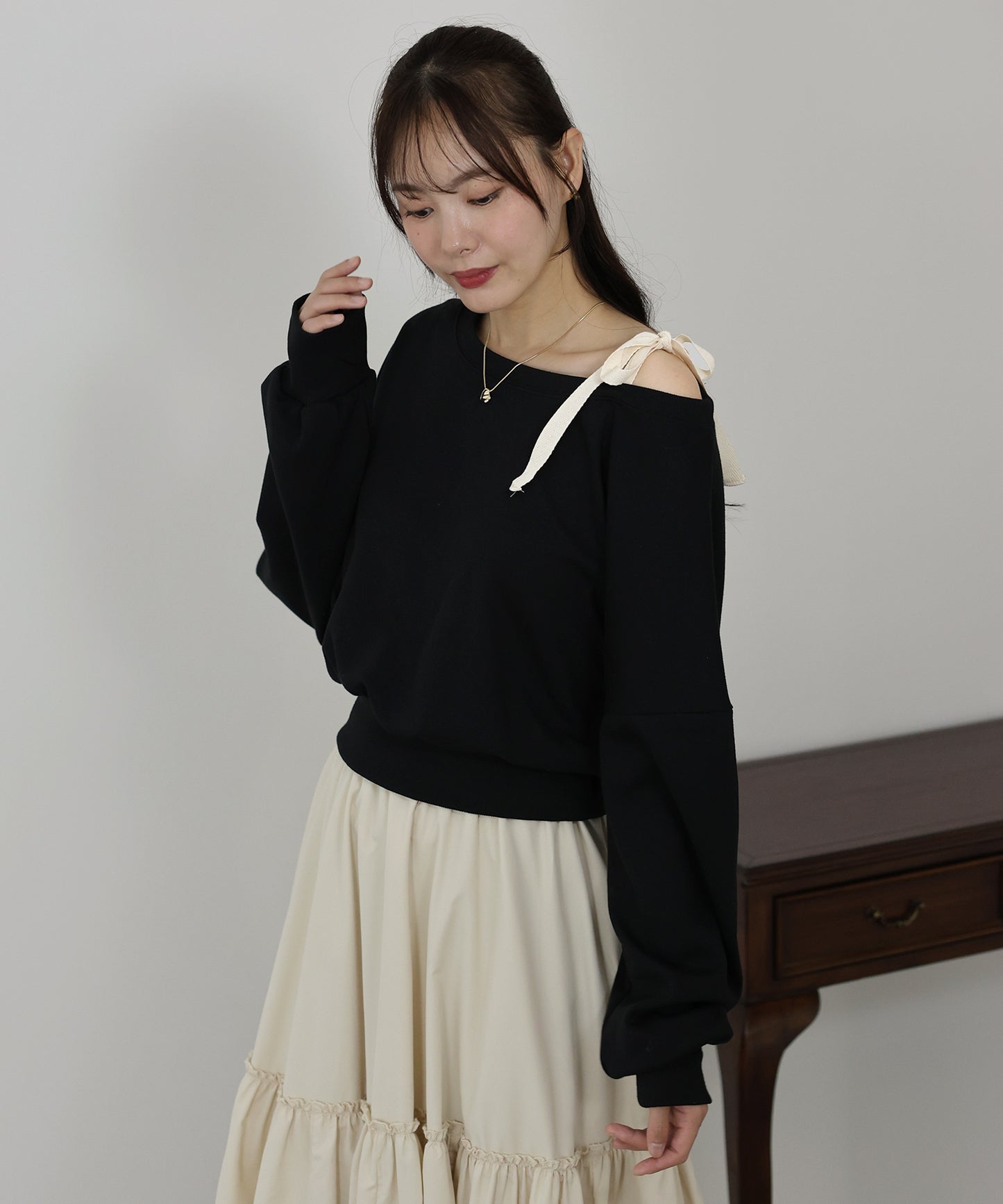 【TIME SALE】肩リボンオフショルダースウェット