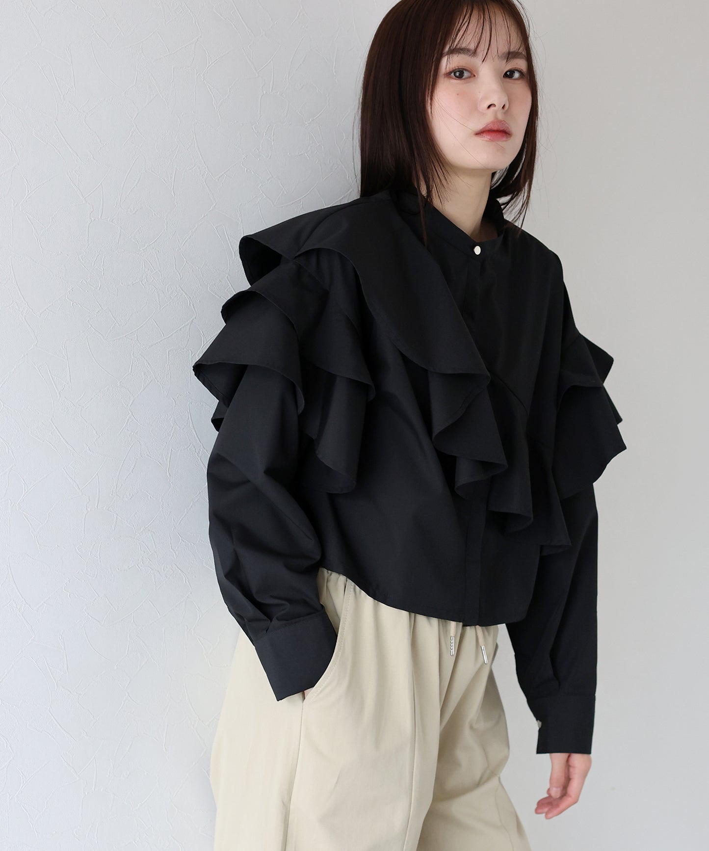 ショートアシメラッフルシャツ