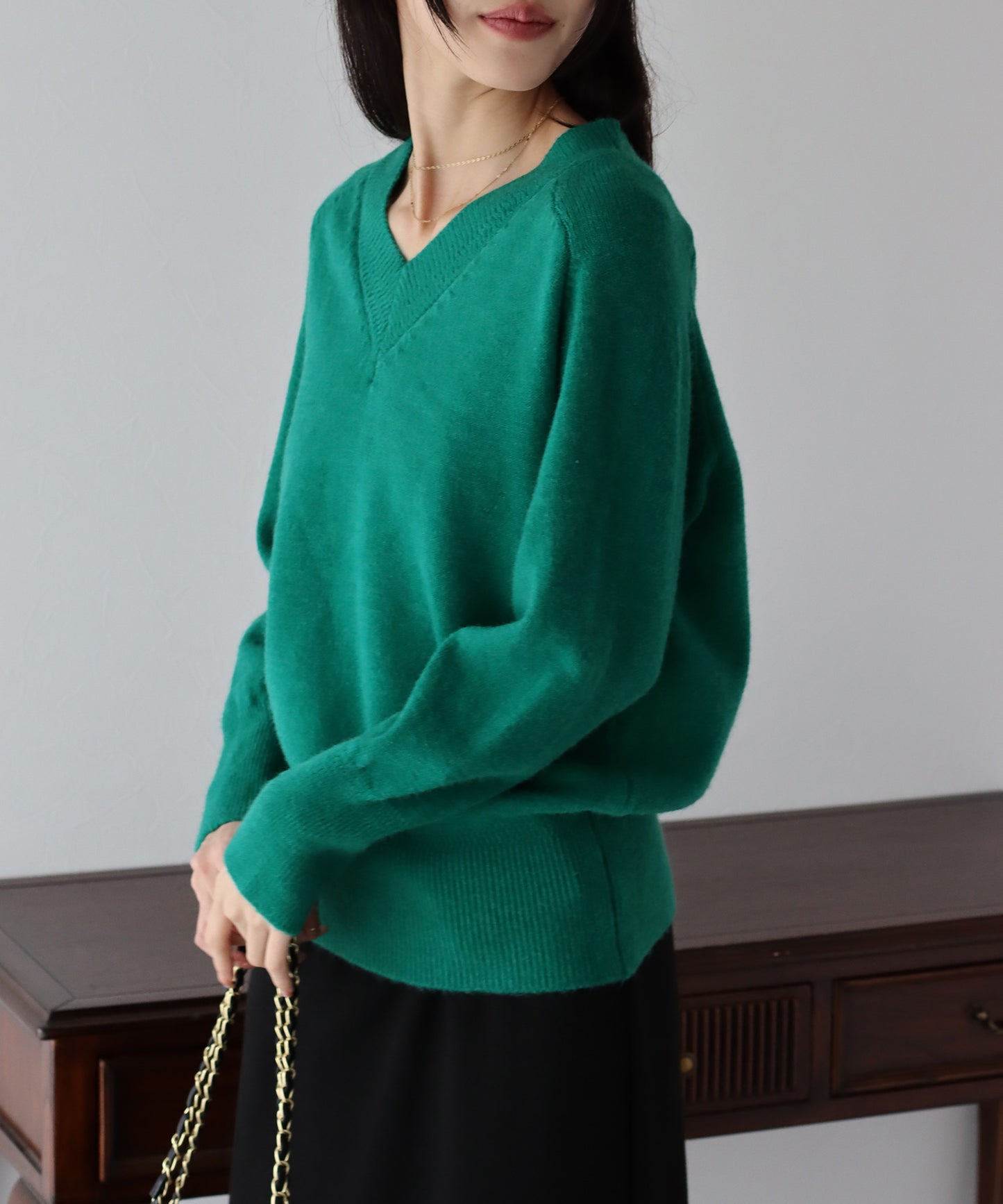 【SALE】Vネックニット