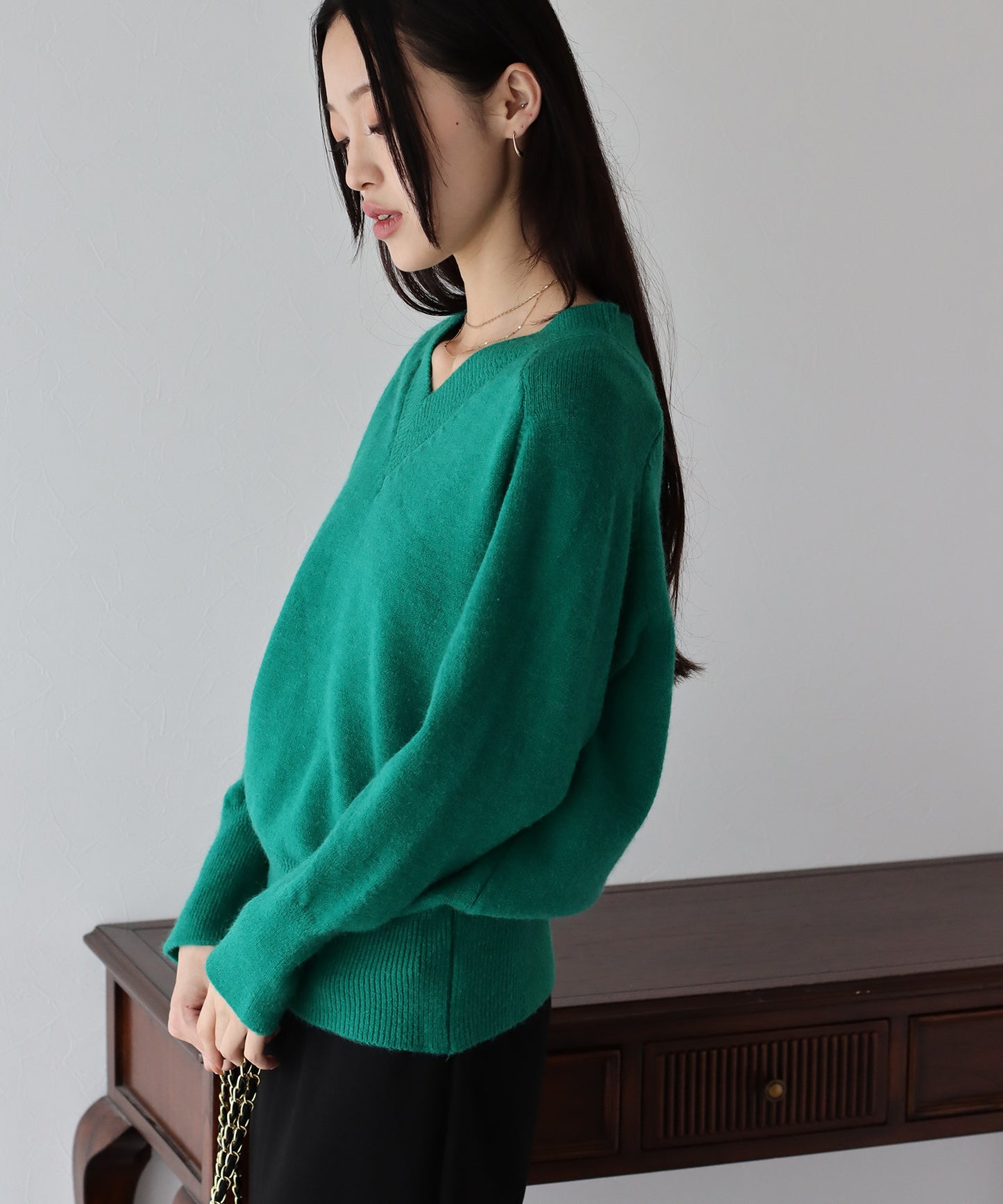 【SALE】Vネックニット