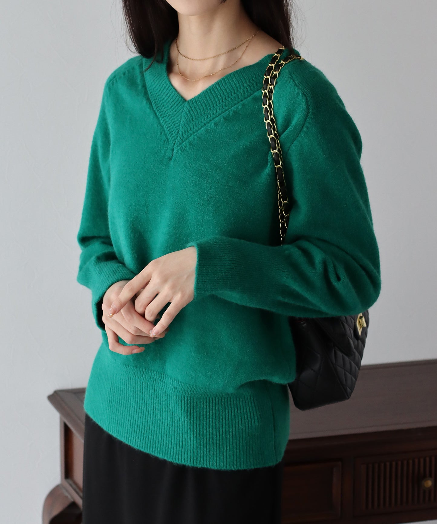 【SALE】Vネックニット
