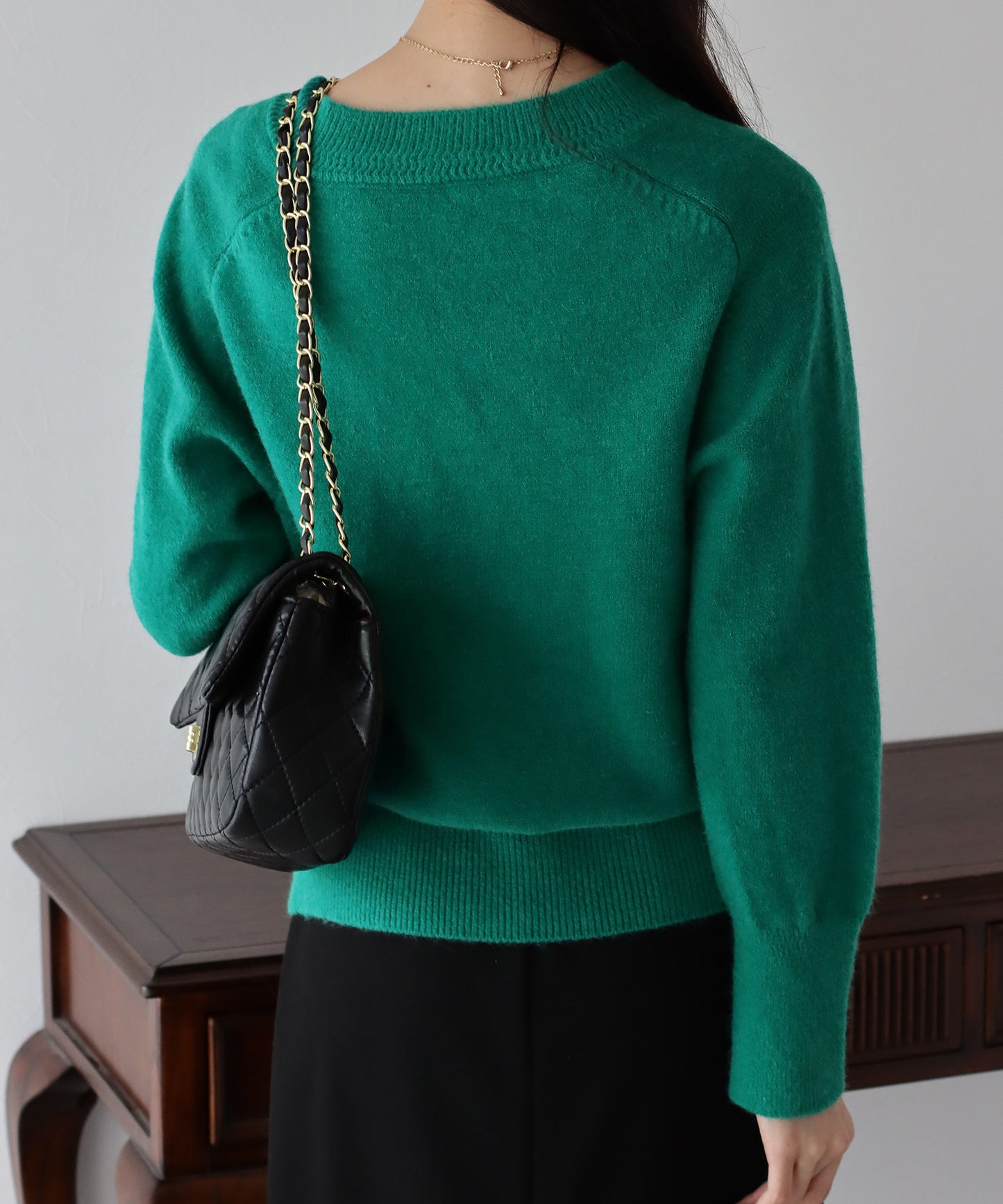 【SALE】Vネックニット