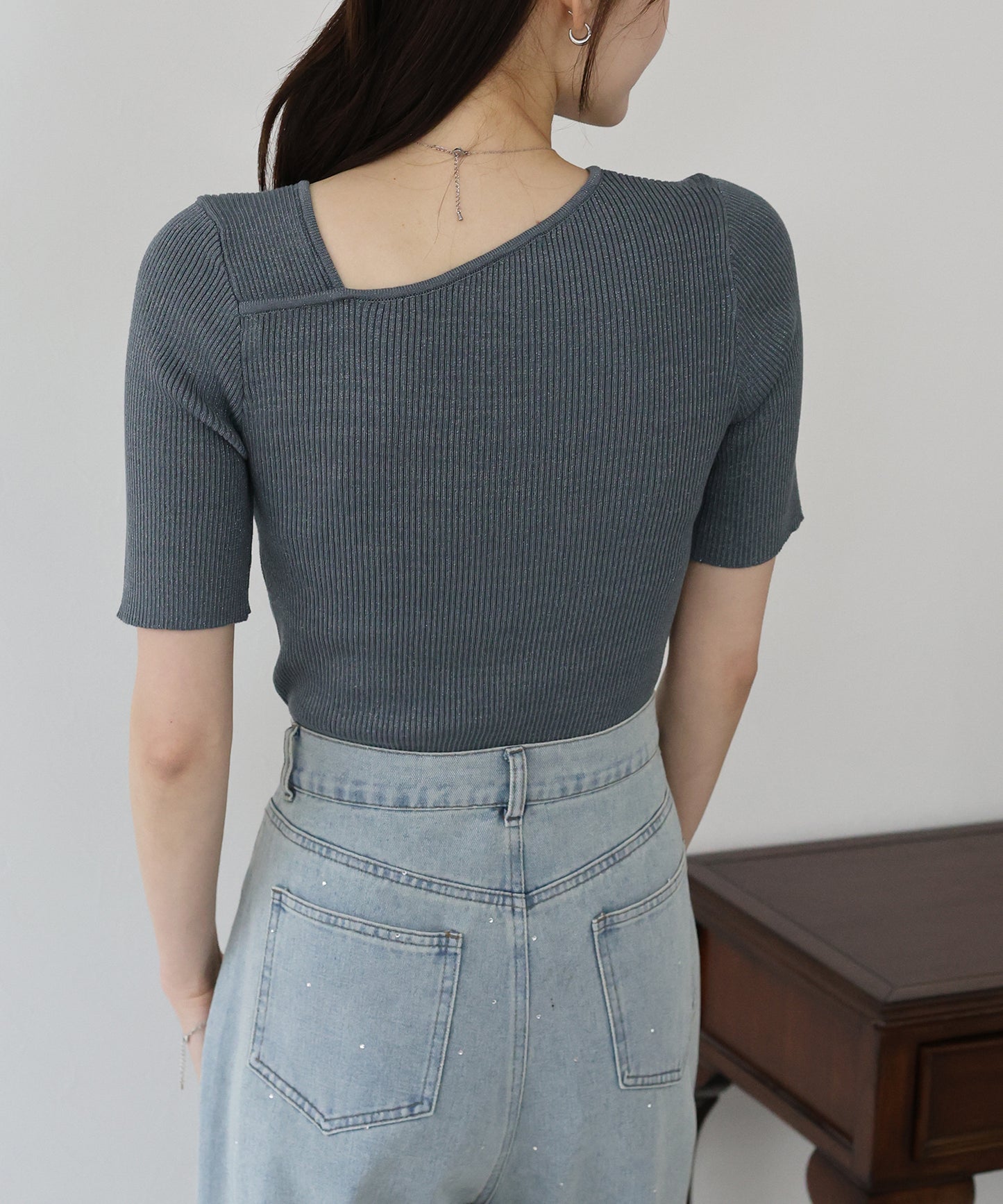 【SALE】アシメネックリブニット