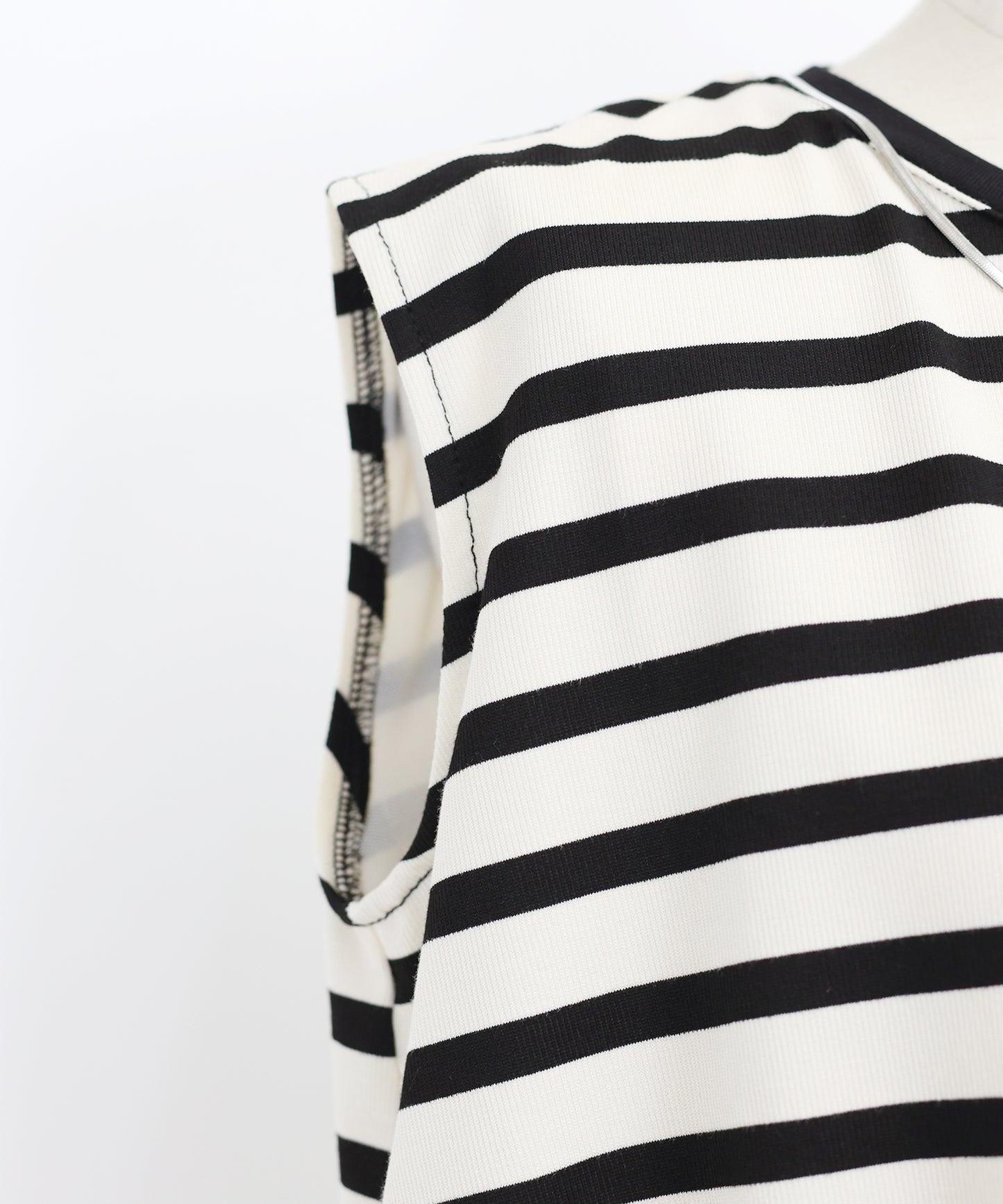 【SALE】チェーン付きボーダーノースリカットソー【ネコポス】