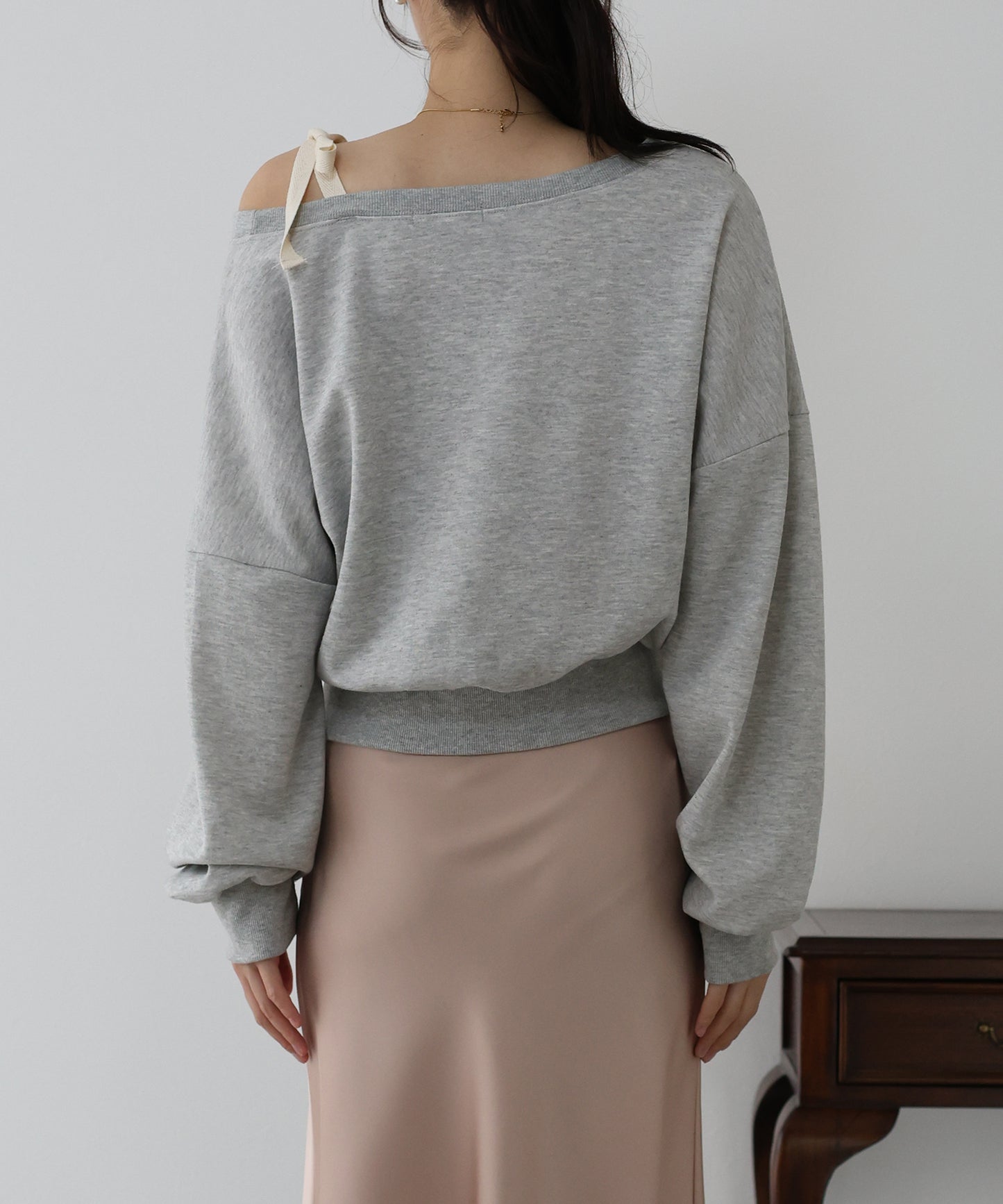 【TIME SALE】肩リボンオフショルダースウェット