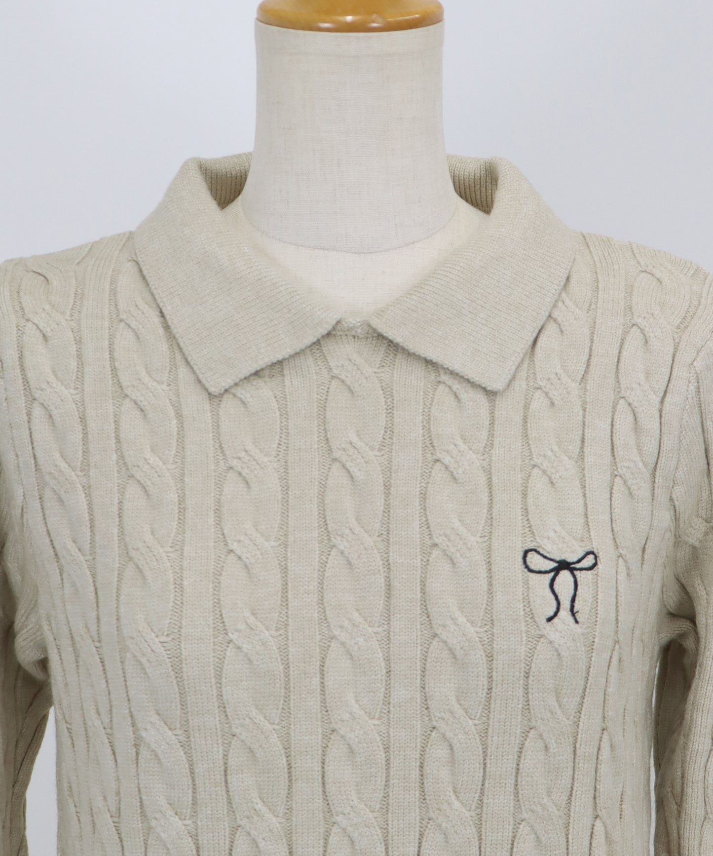 リボン刺繍ポロケーブルニットワンピース