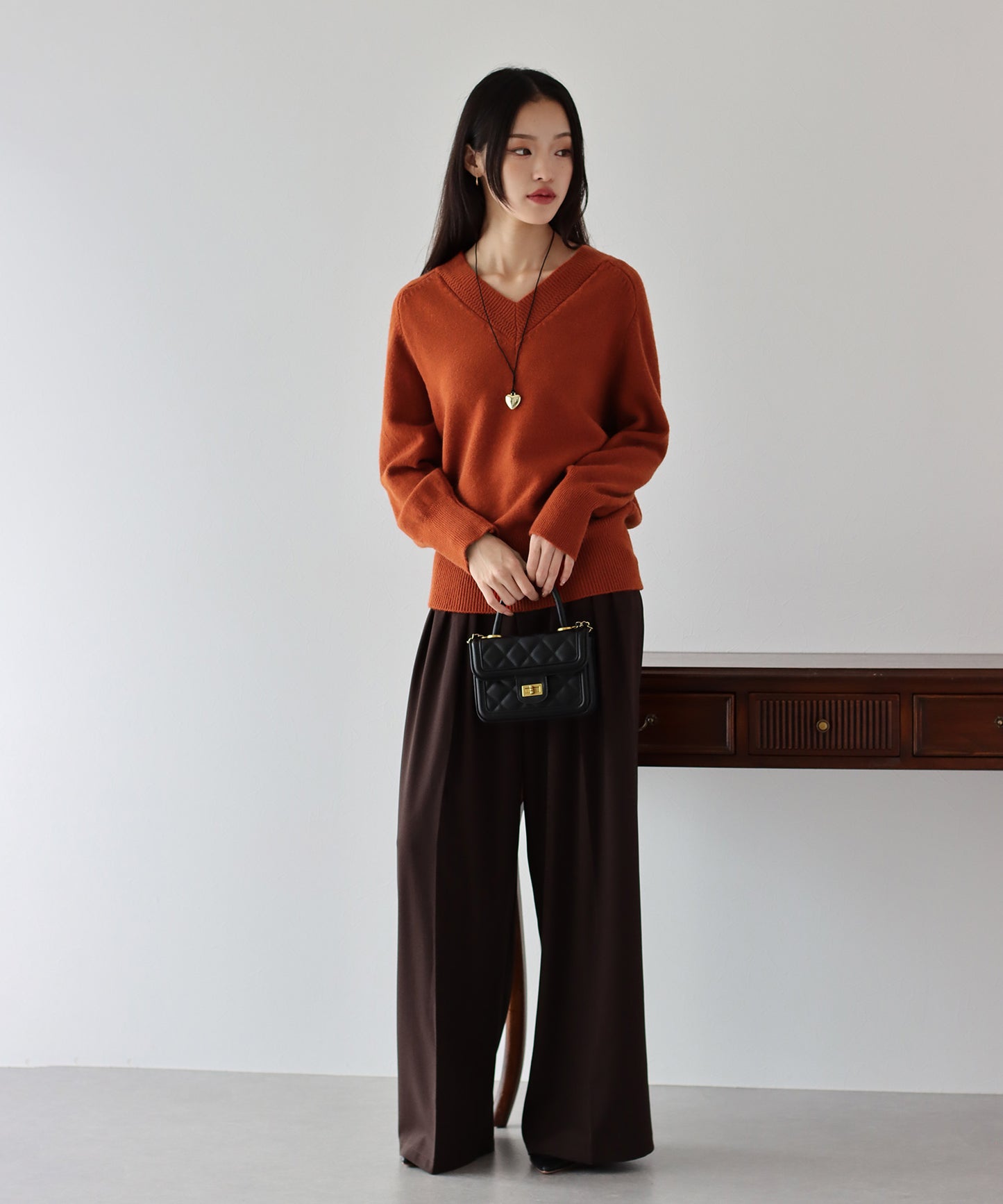 【SALE】Vネックニット
