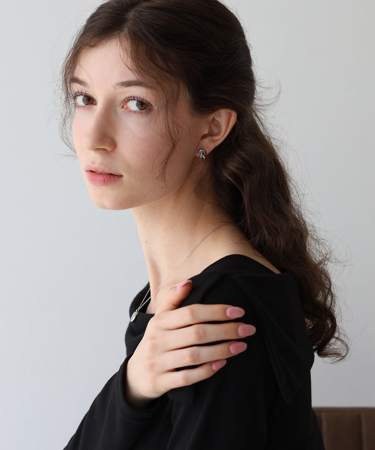 プチノットピアス / サージカルステンレス【ネコポス】