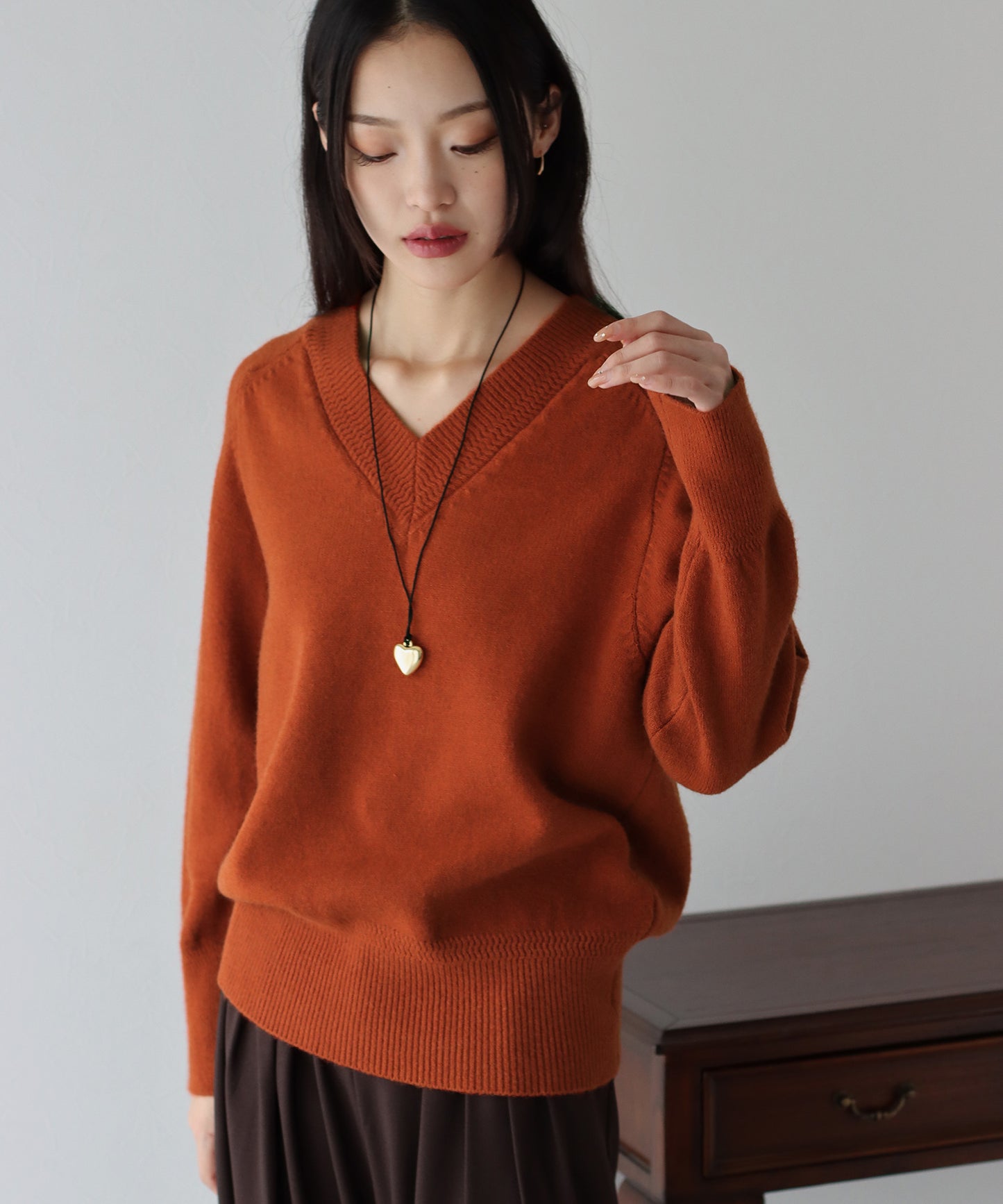 【SALE】Vネックニット