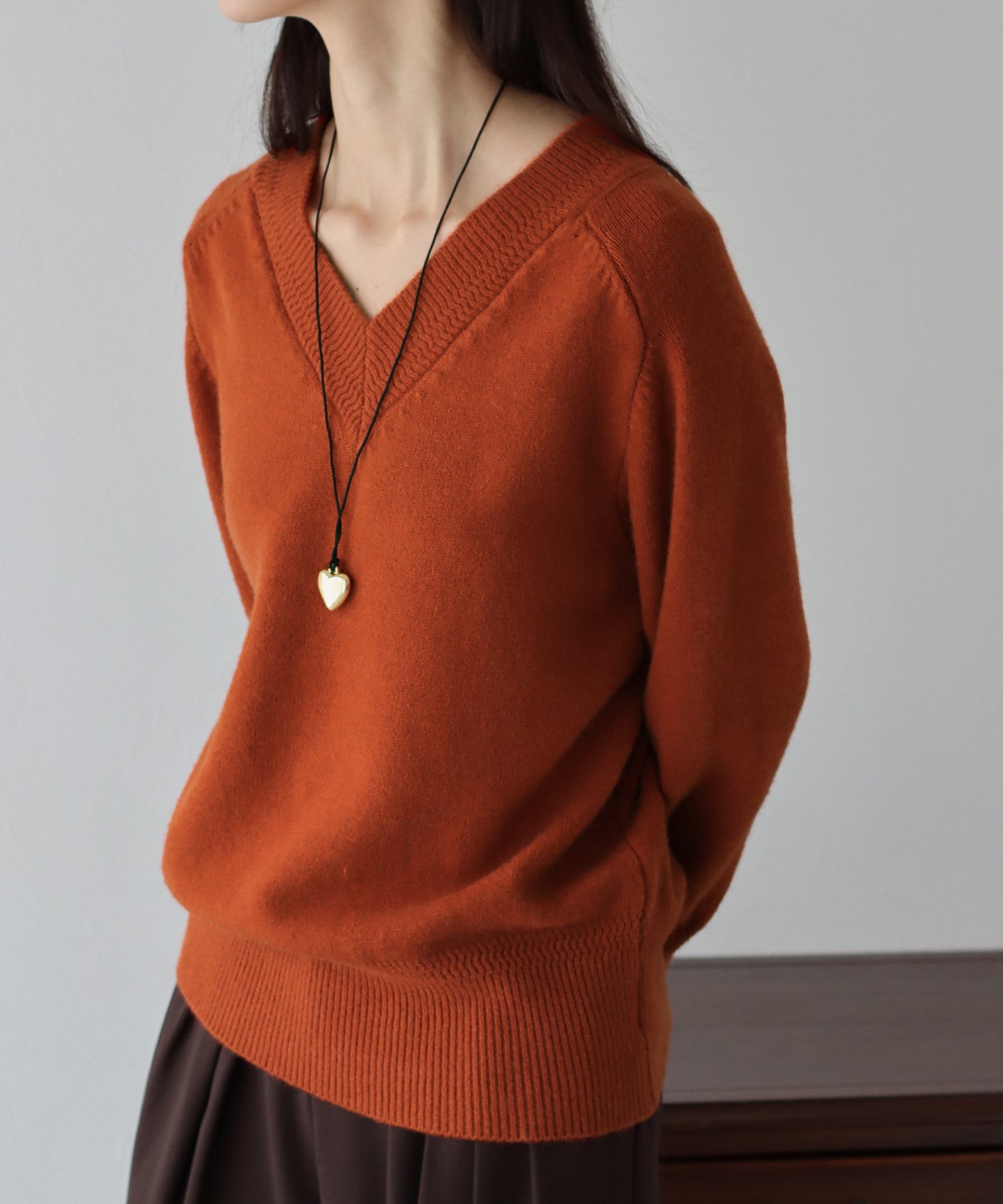【SALE】Vネックニット