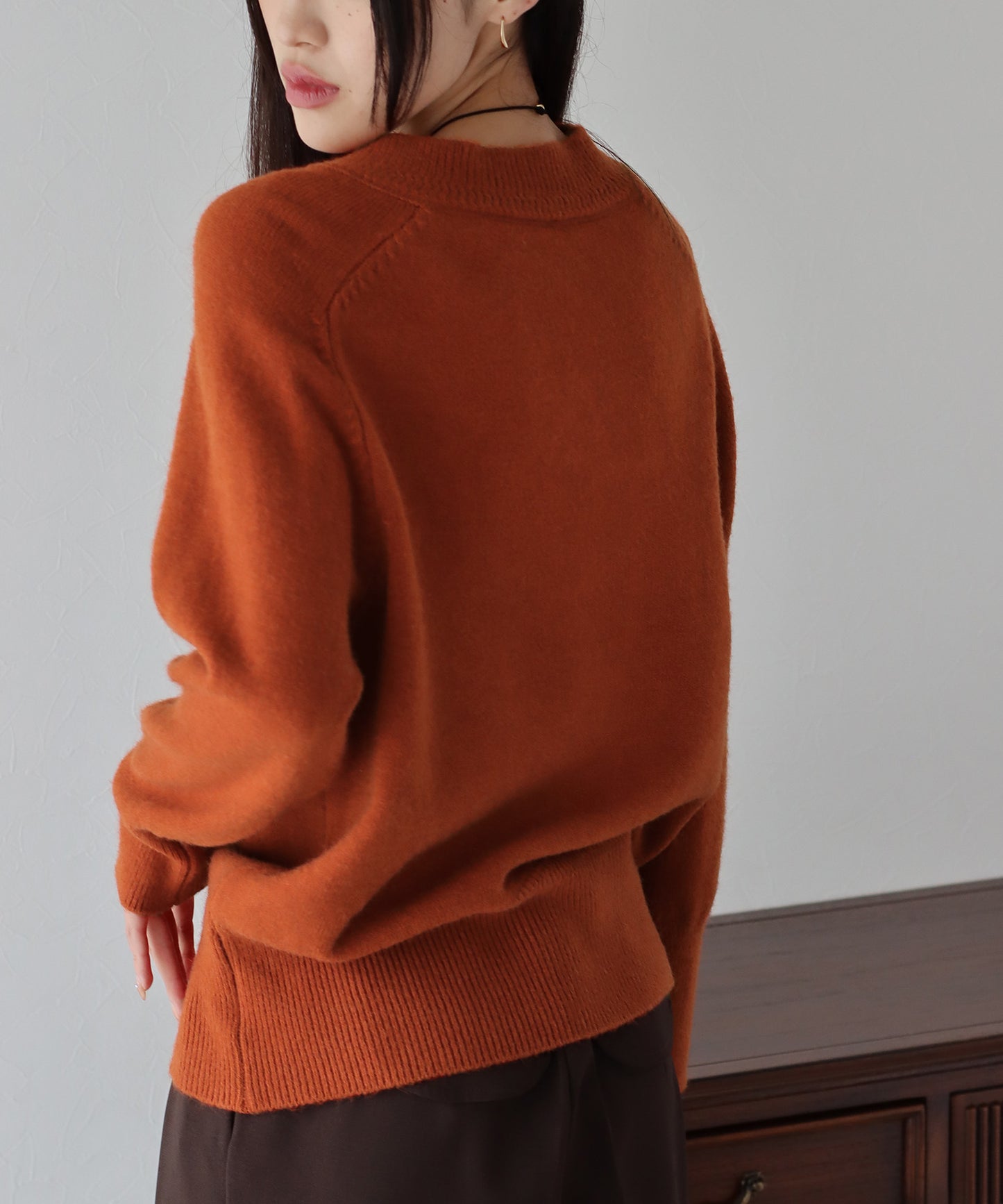 【SALE】Vネックニット