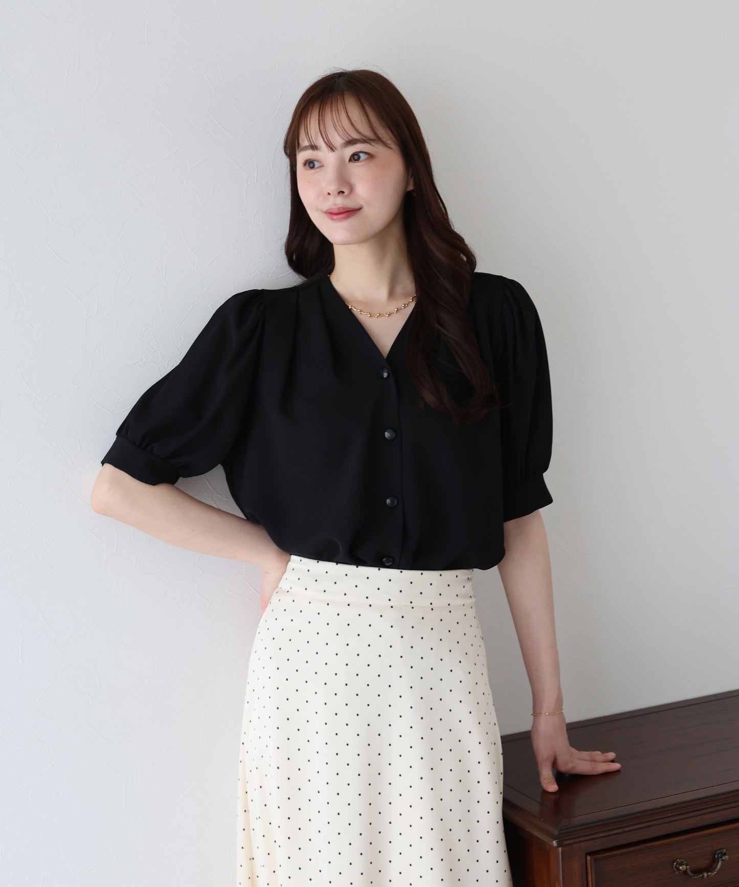 펄 도트 버튼 블라우스