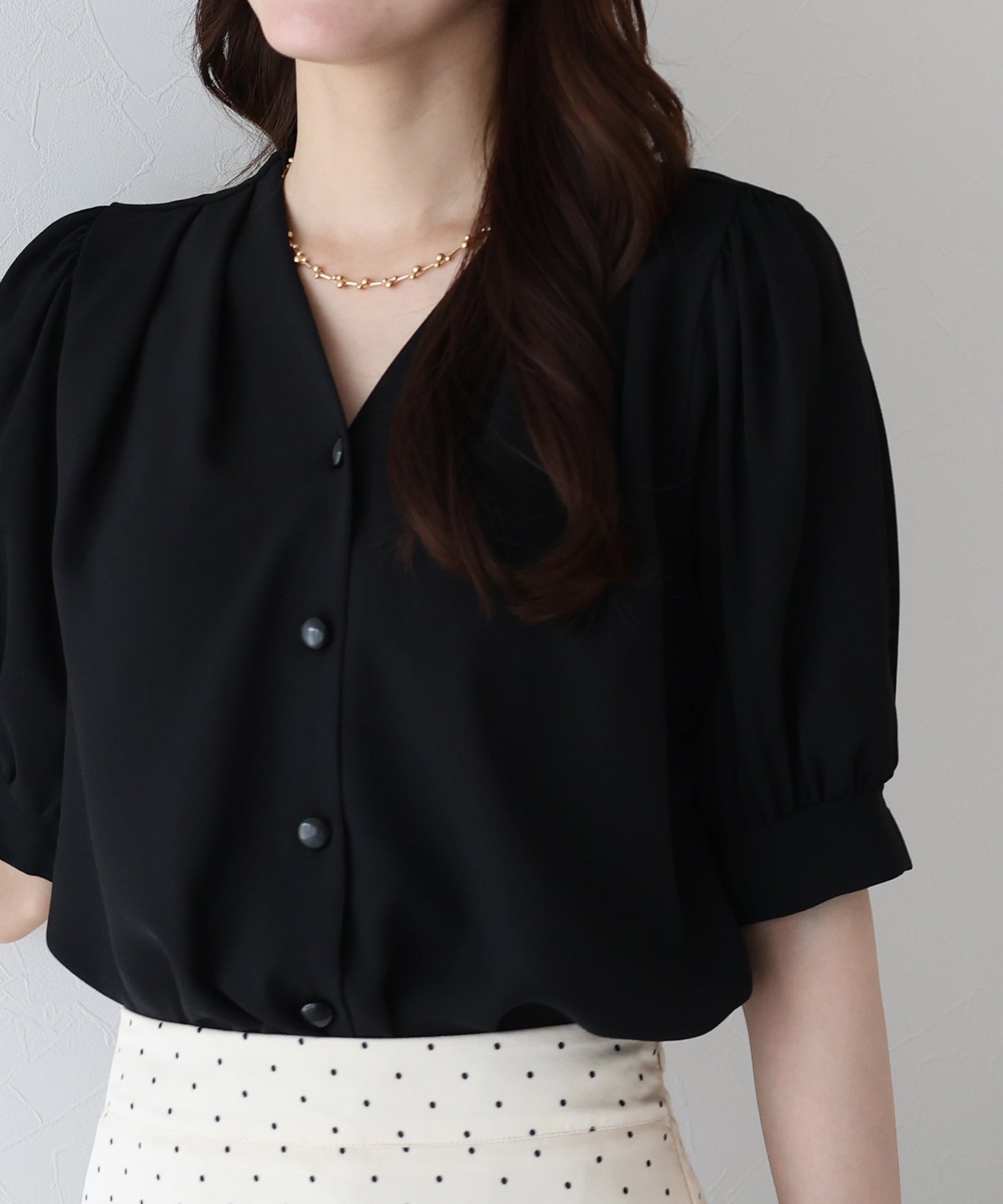 펄 도트 버튼 블라우스