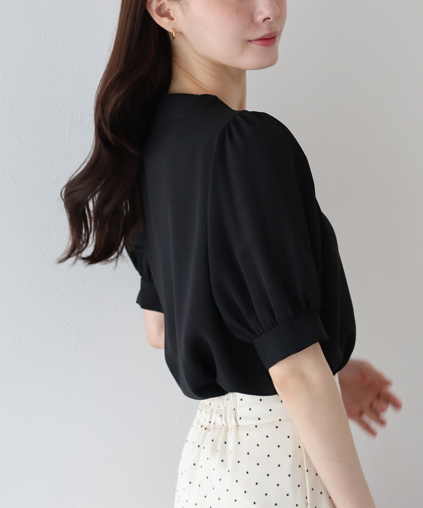 펄 도트 버튼 블라우스