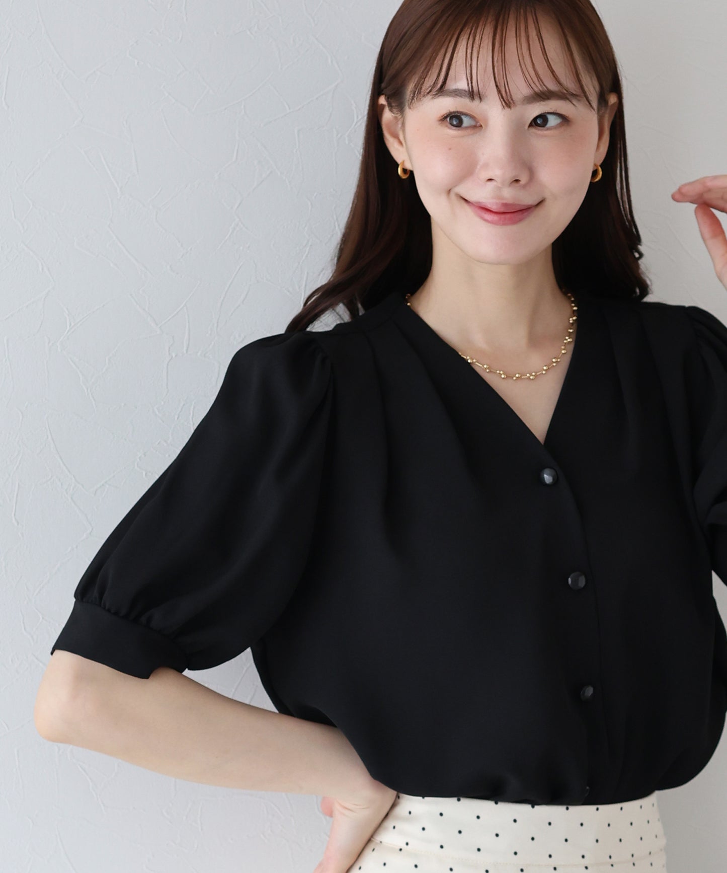 펄 도트 버튼 블라우스