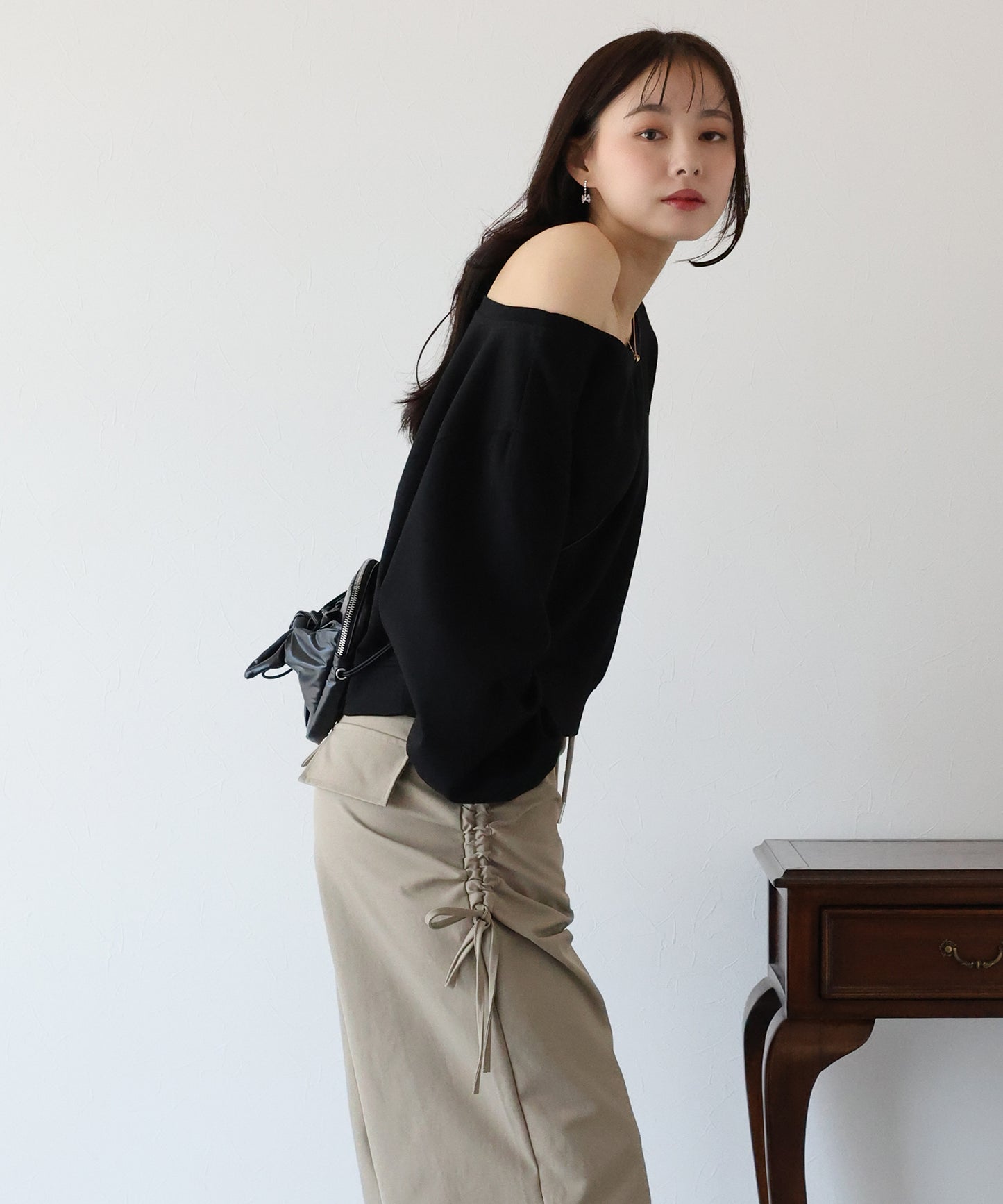 【SALE】オフショルダースウェット