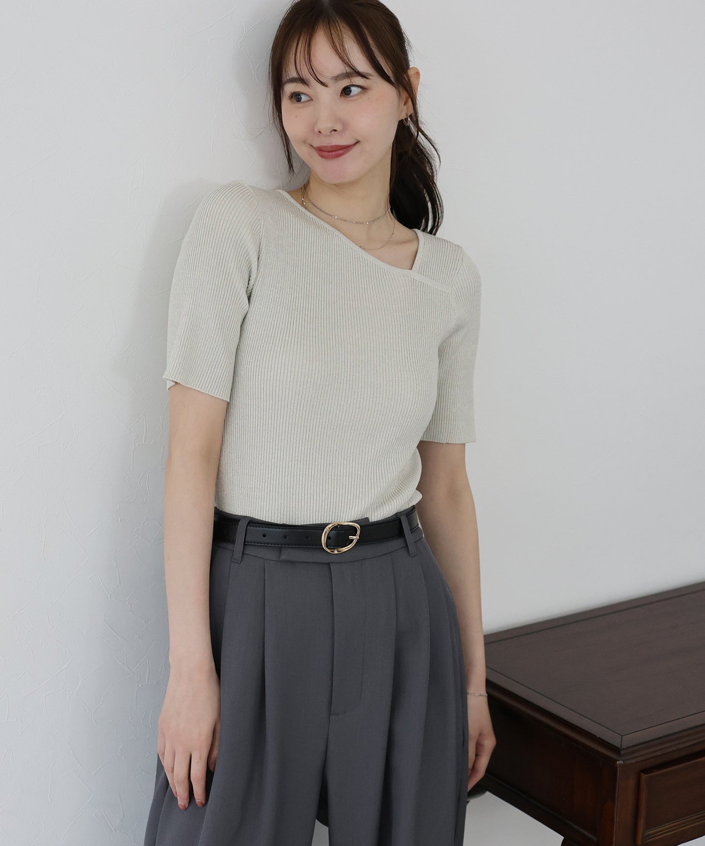 【SALE】アシメネックリブニット