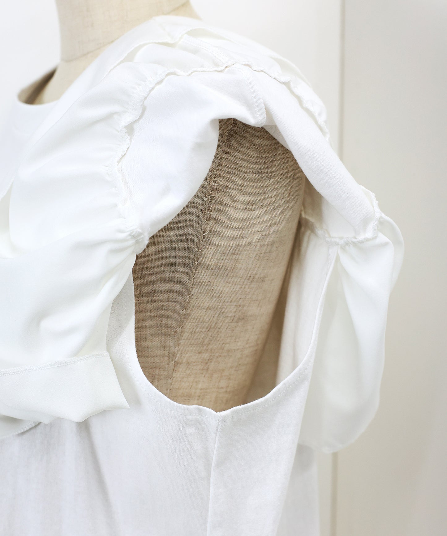 フリルデザインカットソー【ネコポス】