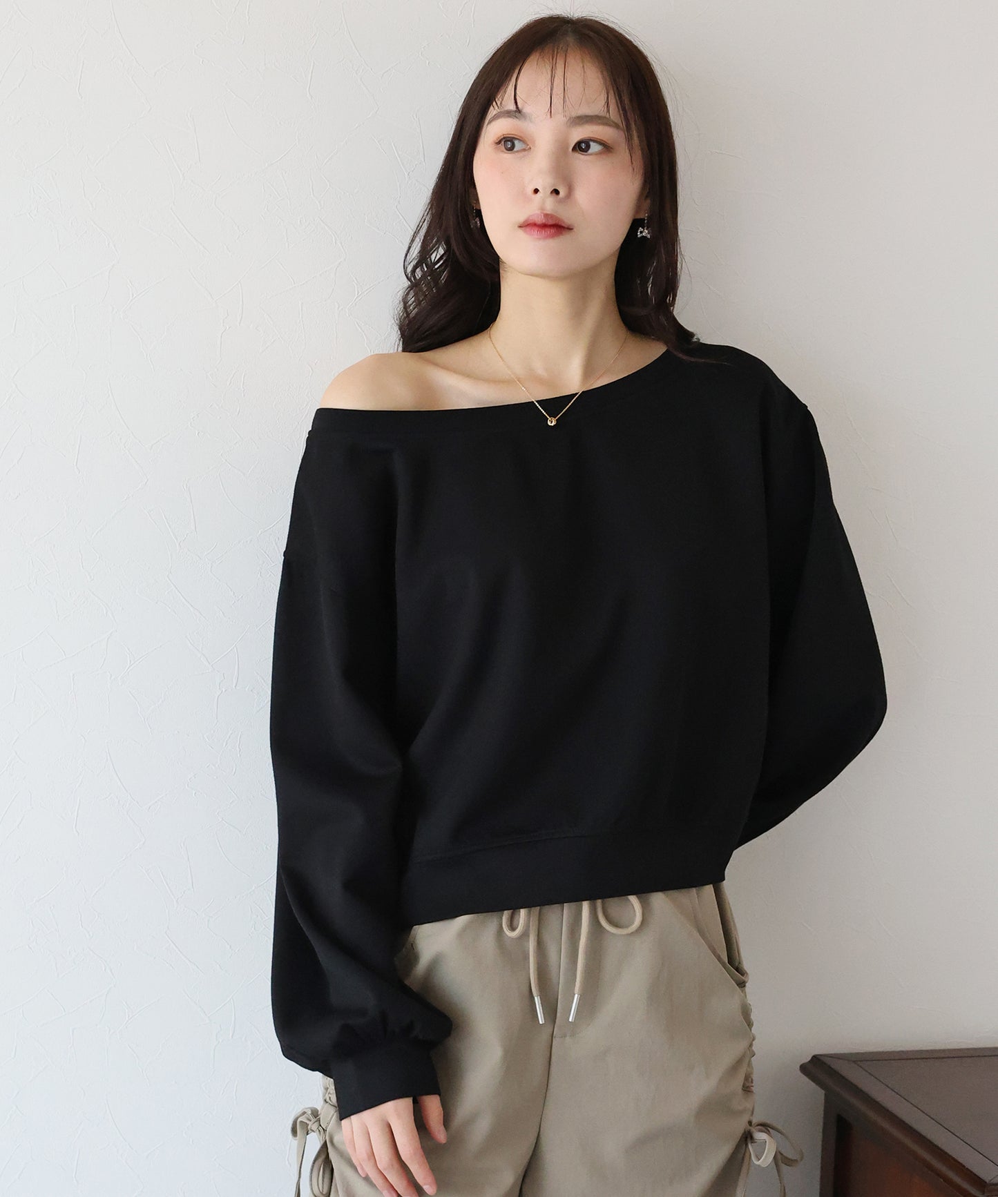 【SALE】オフショルダースウェット