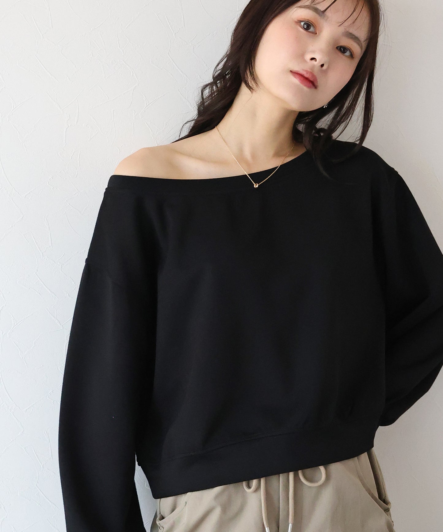 【SALE】オフショルダースウェット